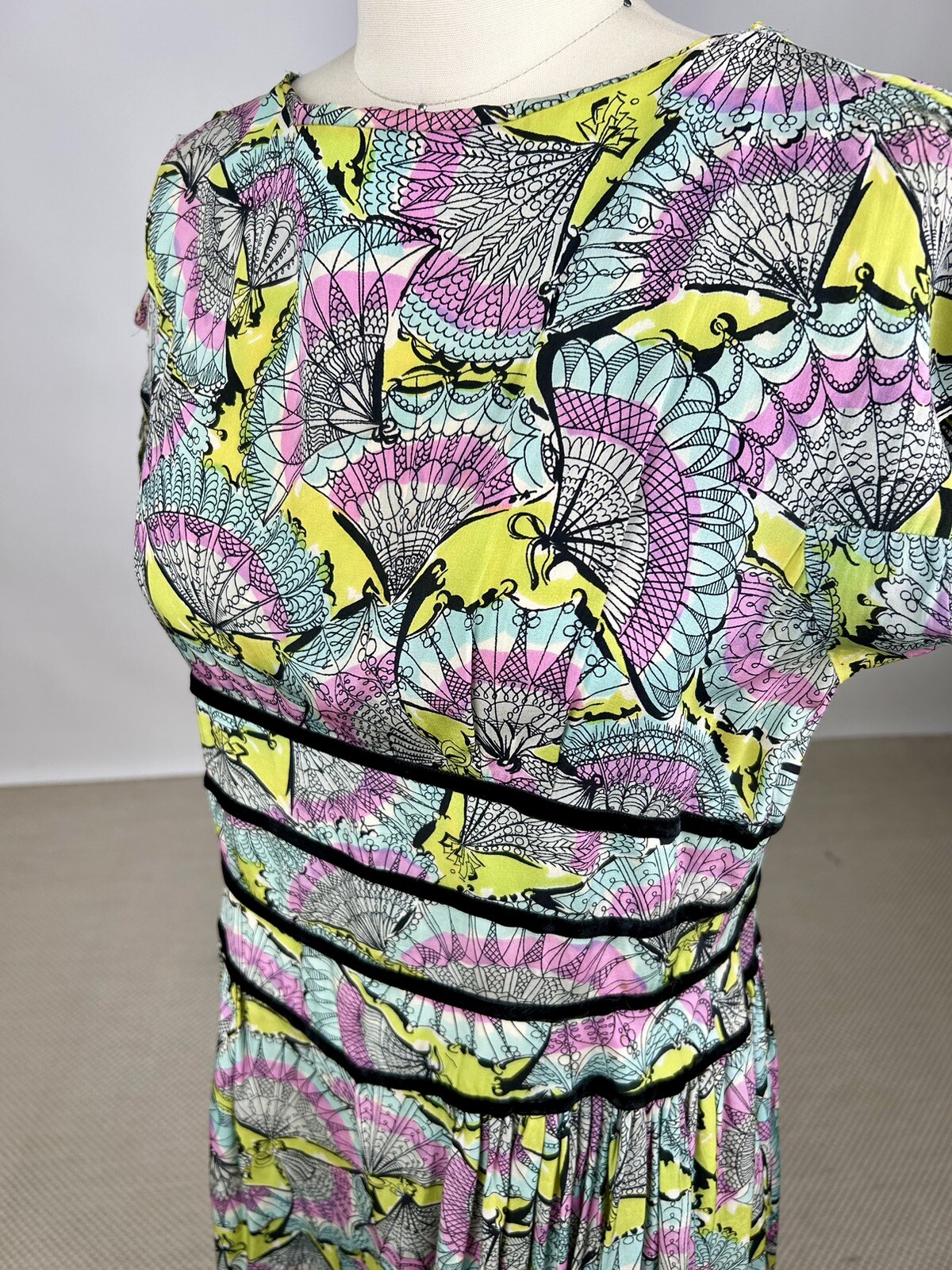 Vintage 1940s Silk Novelty Fan Print Dress Blue Pink Green Black Velvet Ribbons