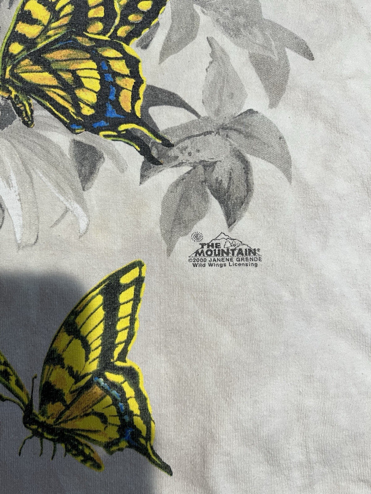 vtg The Mountain Mens XXL Butterfly Bird Nature Tie Dye Beige Gray T Shirt Y2K