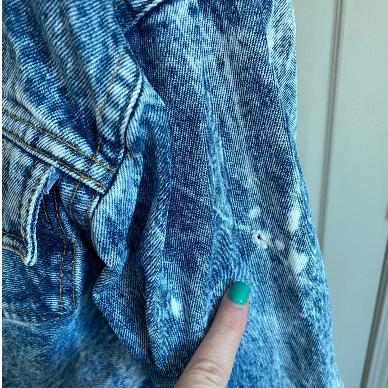 Vintage De Connection Acid Wash Cropped Denim Jacket Blue Womens Medium Made USA