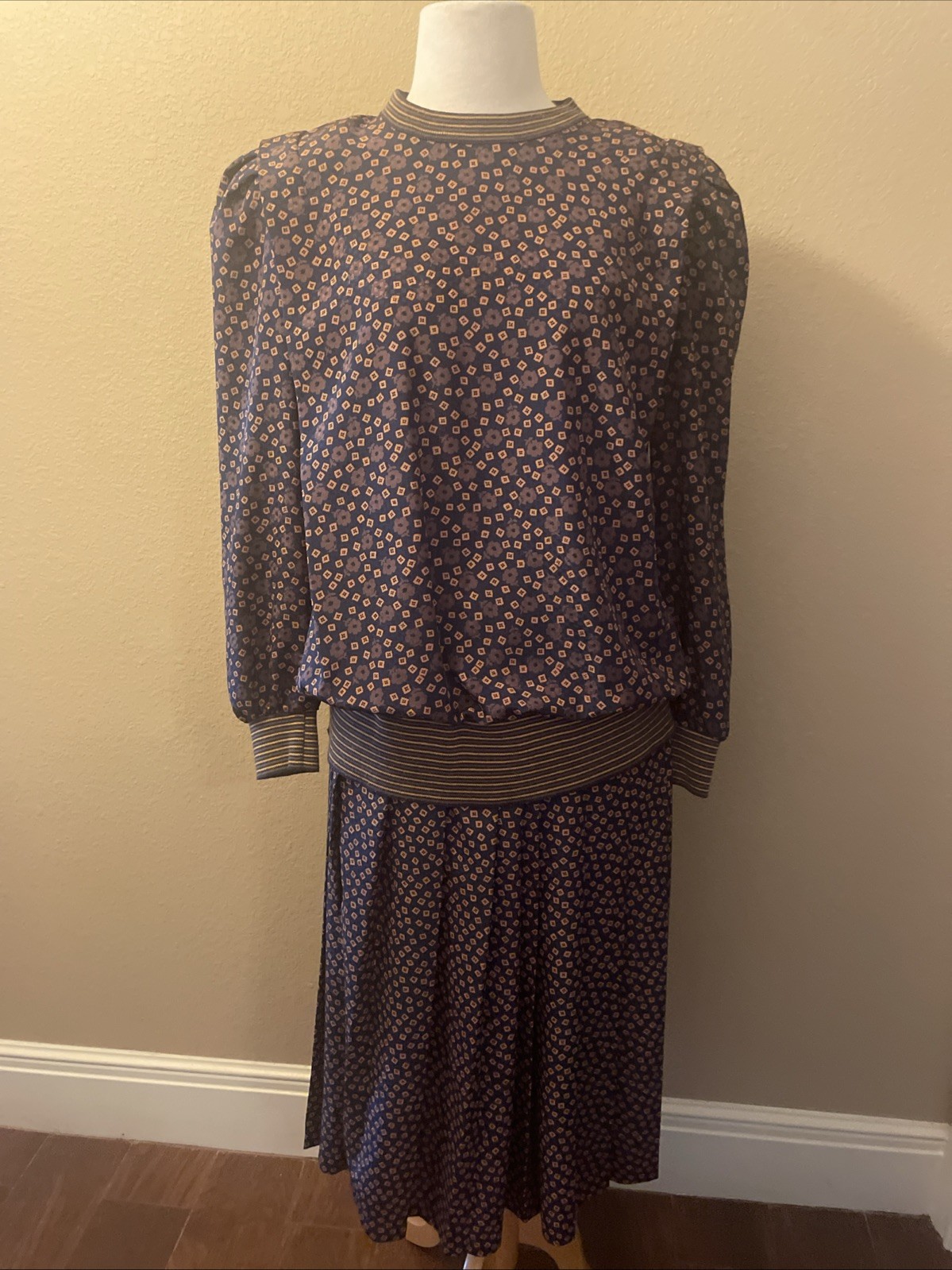 Vintage Classiques Top and Skirt Set Sz 12 Union Made USA
