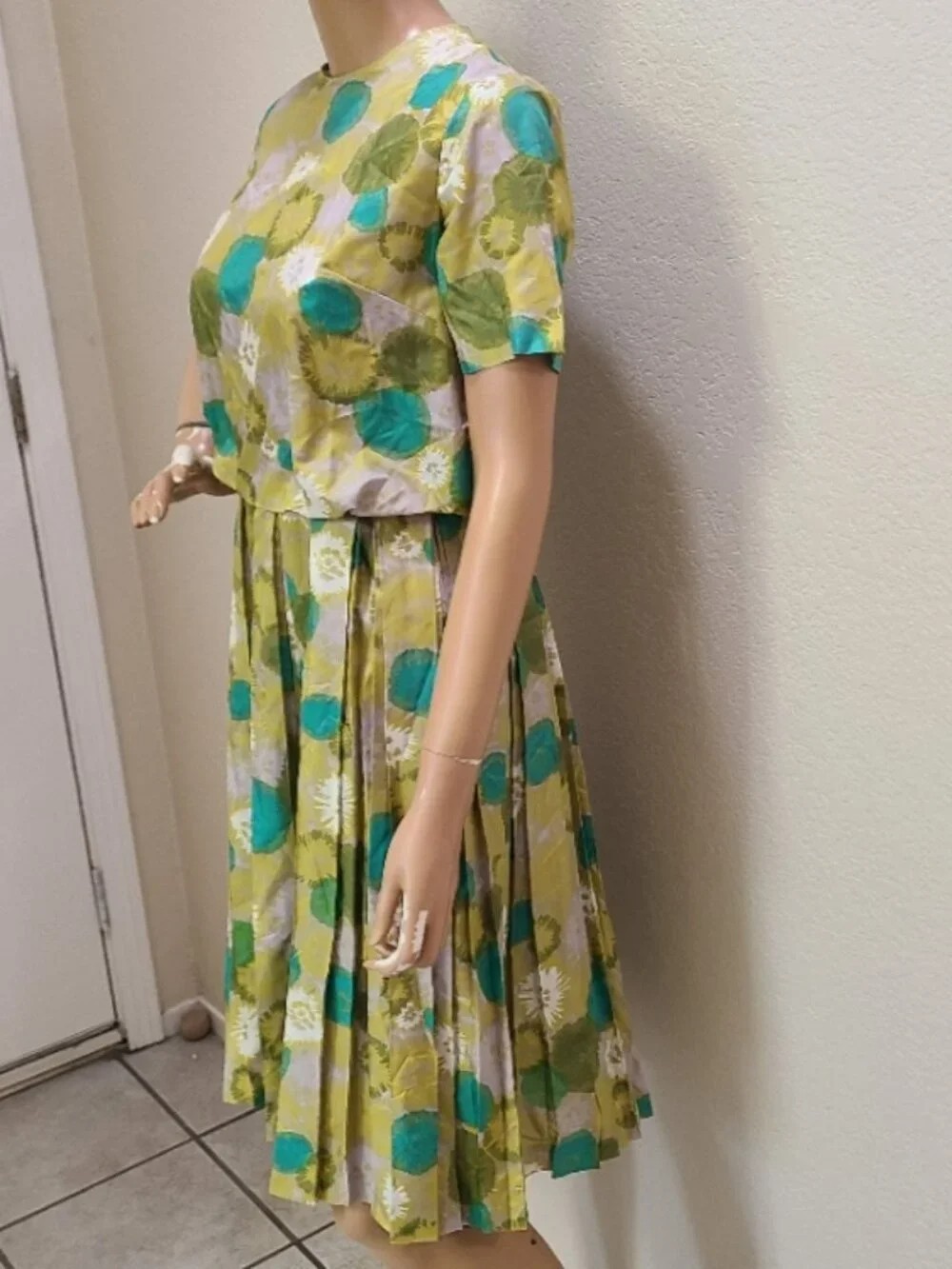 VINTAGE 50s STANTON JR’S PETITE MID-CENTURY PRINT DRESS PLEATED SILK-LIKE sz 11