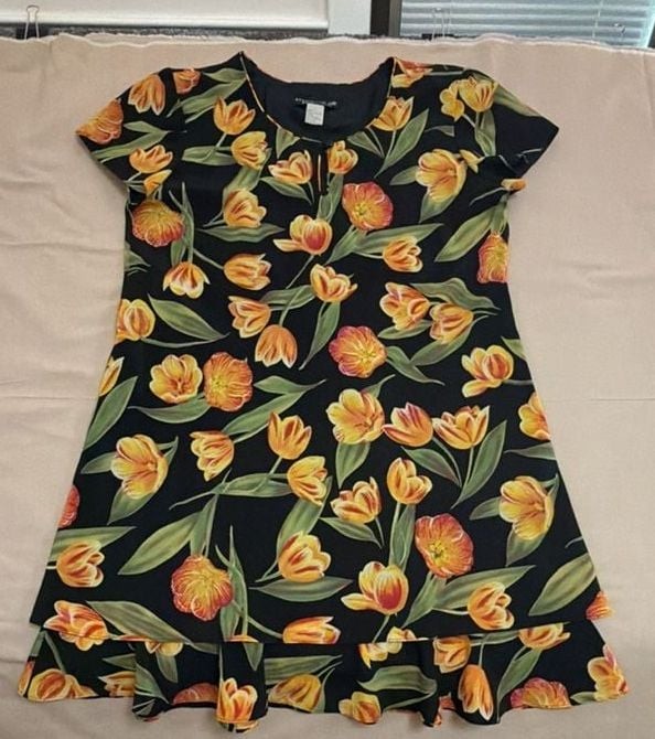 Hampton Dress Co. Vintage 90s Black Floral Tulip Short Sleeve Dress Size 14