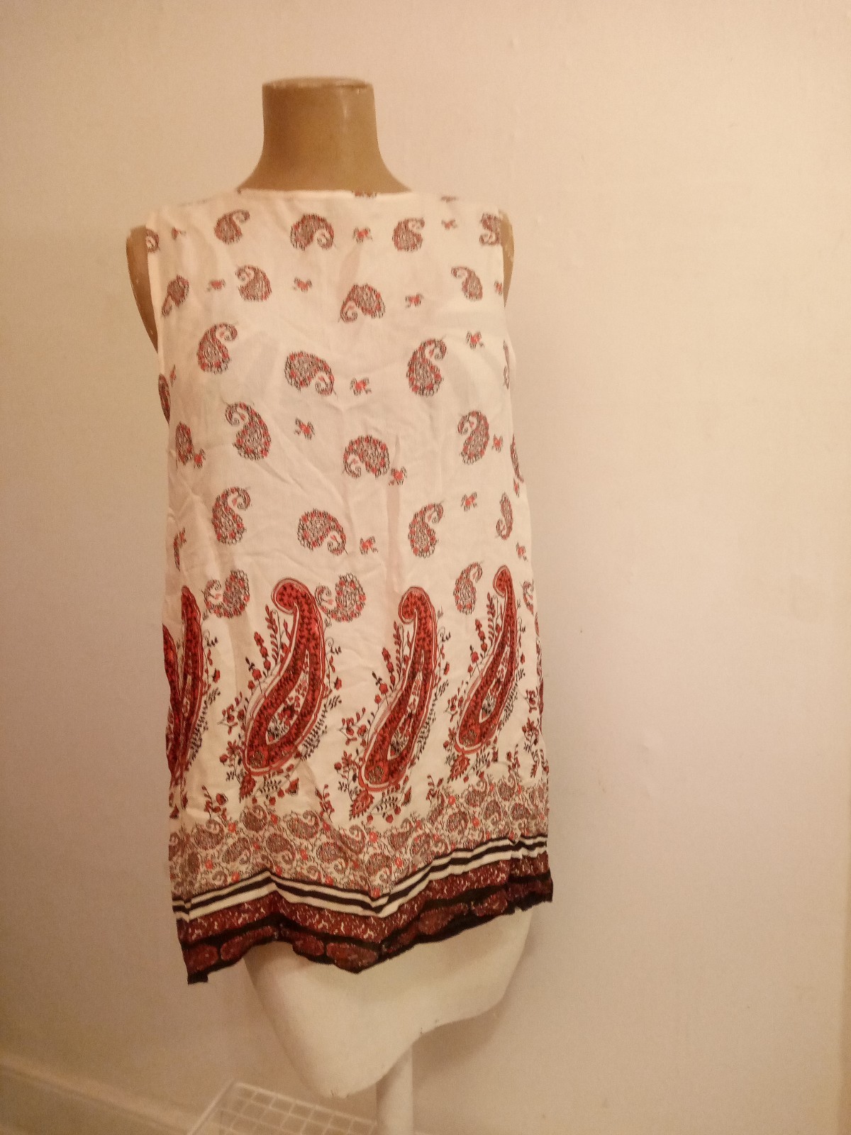 Mariana Kuna Vintage Boho Paisley Tank Top White And Red Size Large Short Sleeve