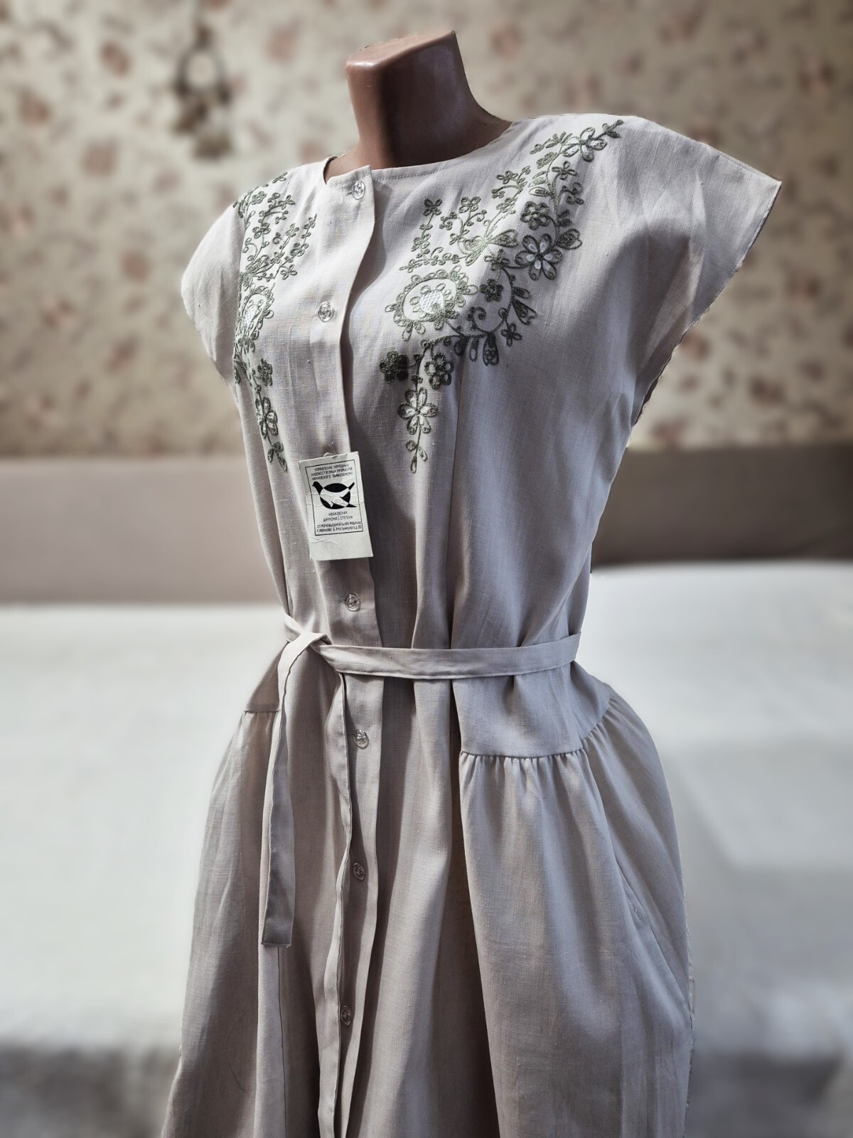 vintage dress ussr women’s dress robe made of linen with embroidery Ivanovo