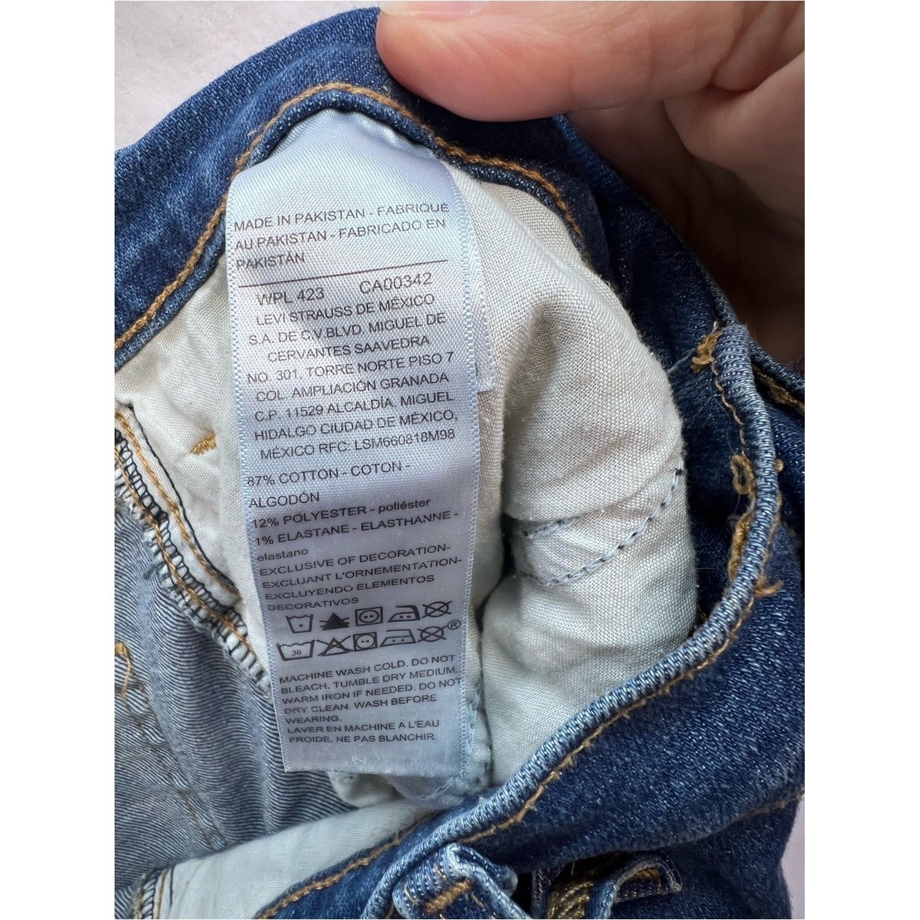 Signature by Levi Strauss Heritage High Rise Denim Shorts, Frayed Hem, 12, EUC