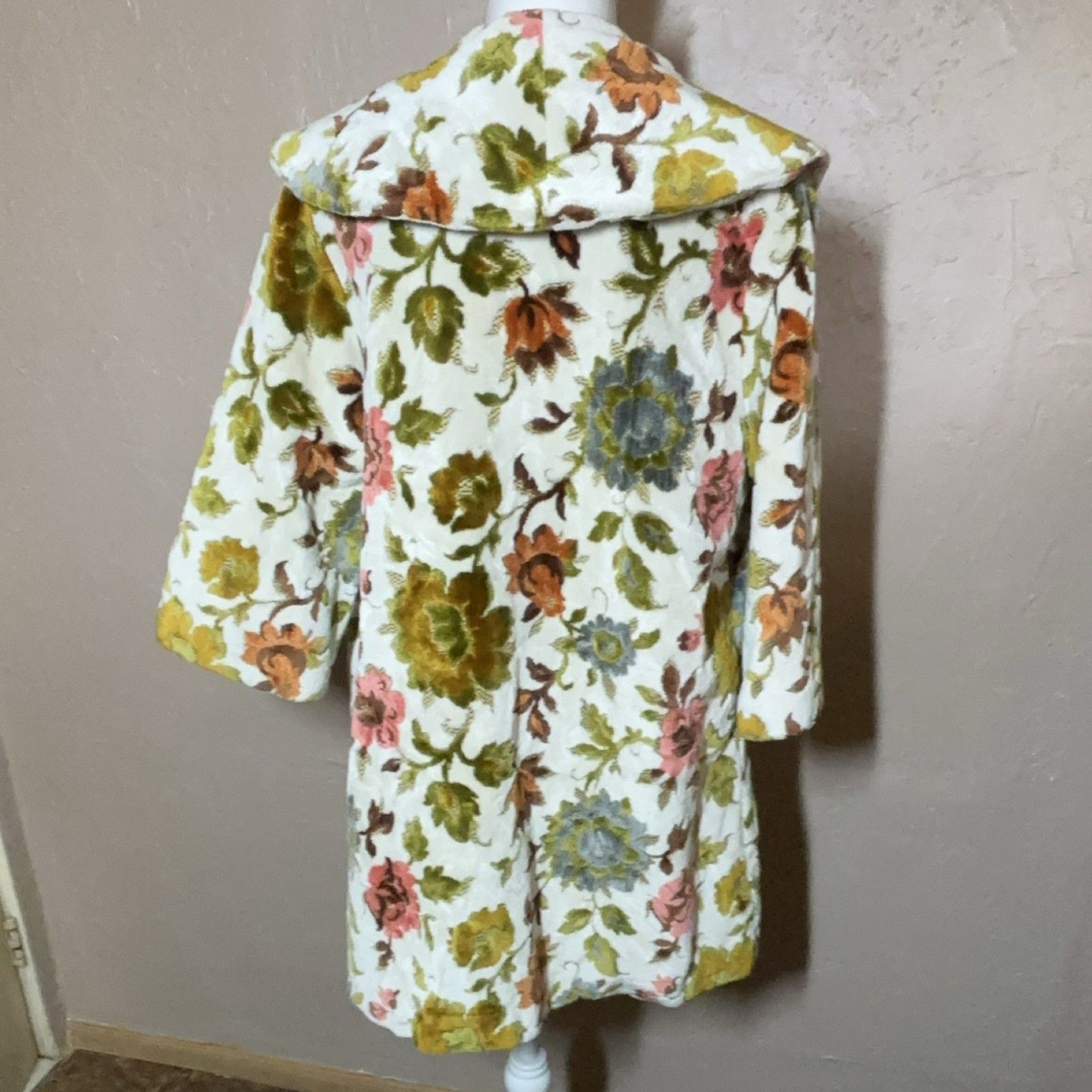 Vintage Floral Chenille Tapestry Coat Cream Olive Green Orange Pink Pockets