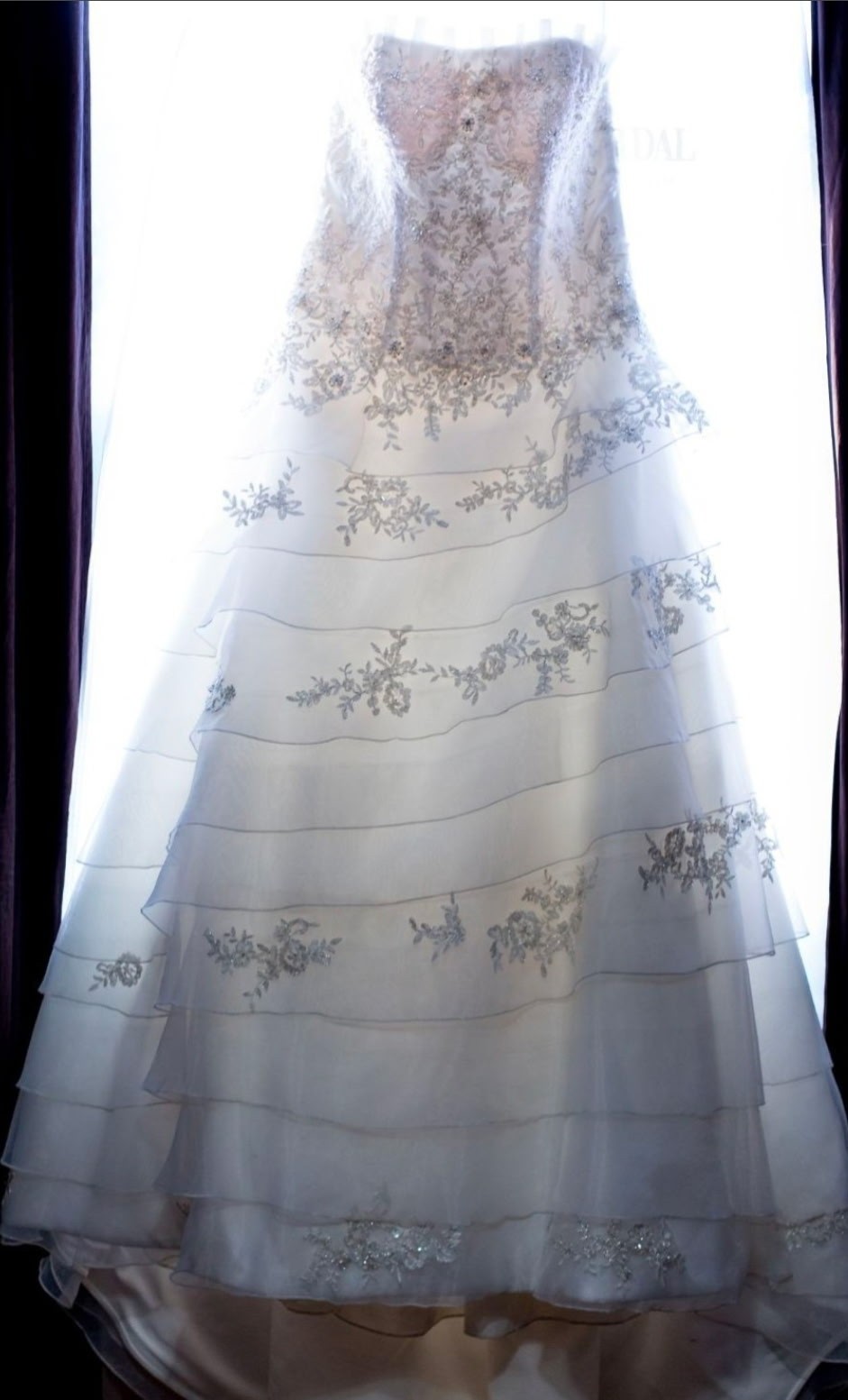 ♡ Oleg Cassini Wedding Dress ♡ Size 16 ♡ Sleeveless with lace and its own train