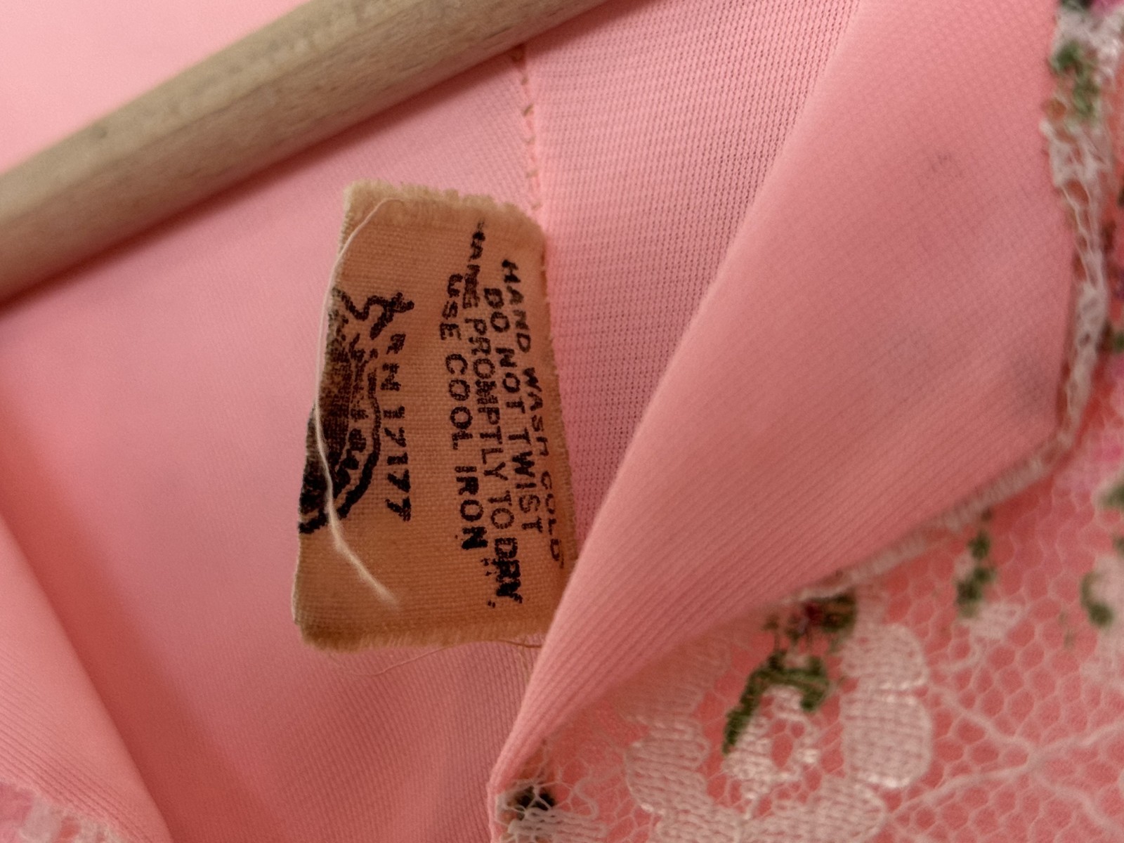 Vintage 60s/70s Pink Floral Lace Size Large Nightgown – Read Description