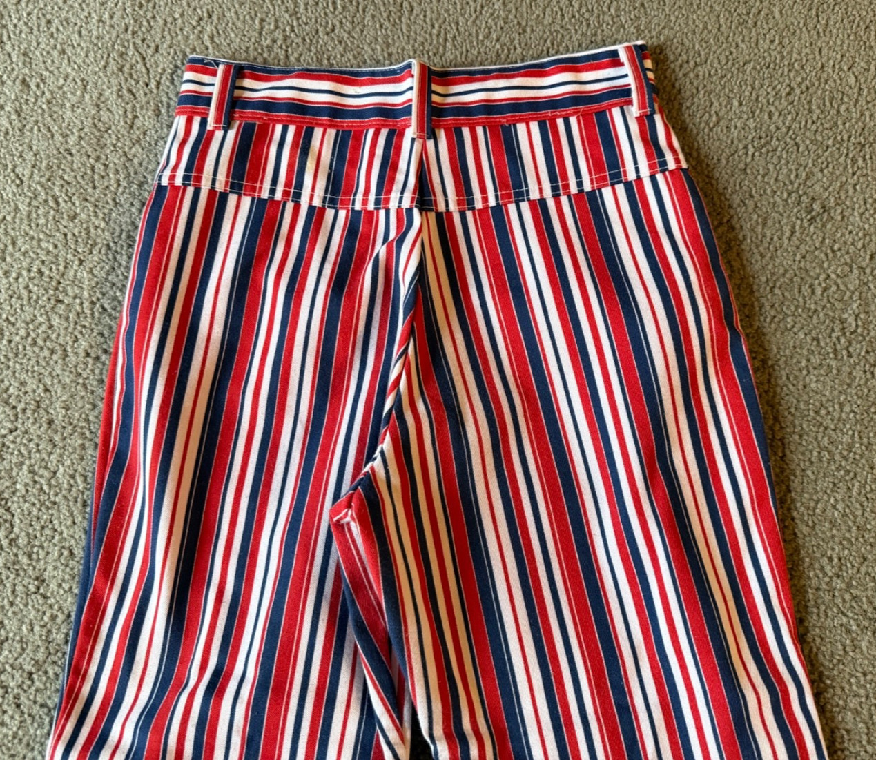 VTG 70s Sears Women’s Red, White, & Blue Striped Wide Leg Capri Pants – 28 In