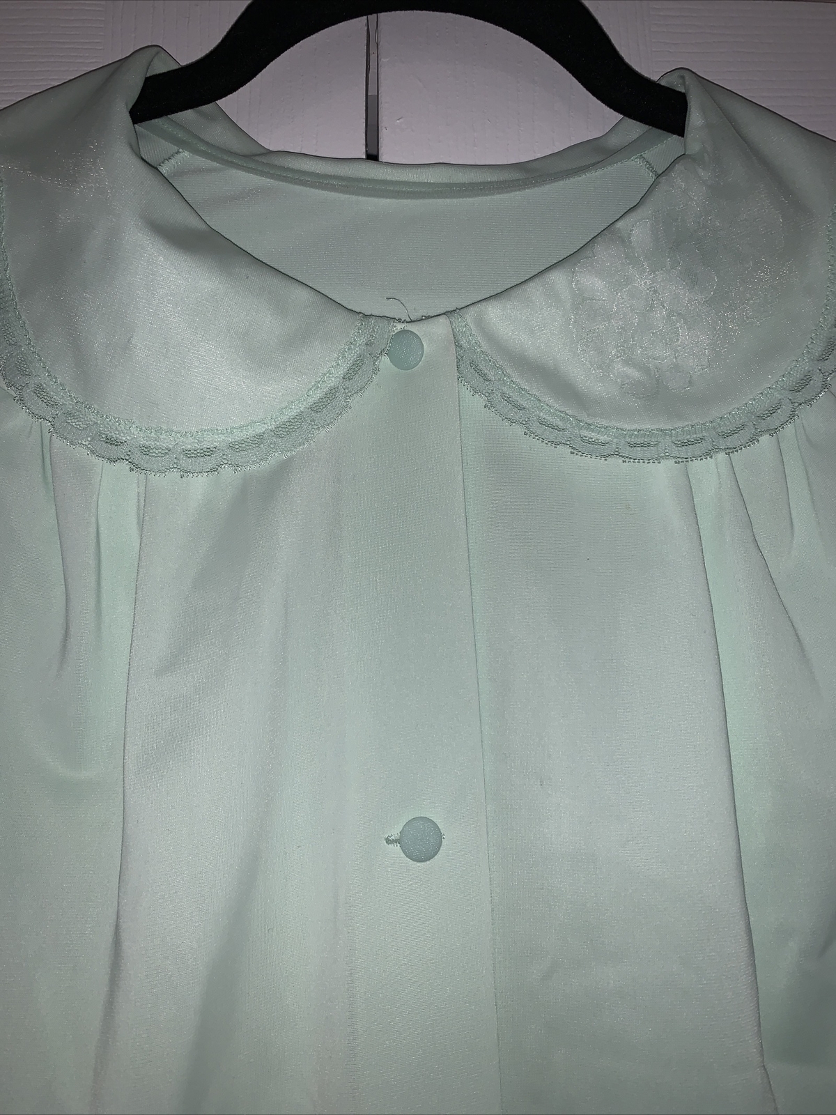 Shadowline VTG light mint green button up gown w/lace collar detail Sz M