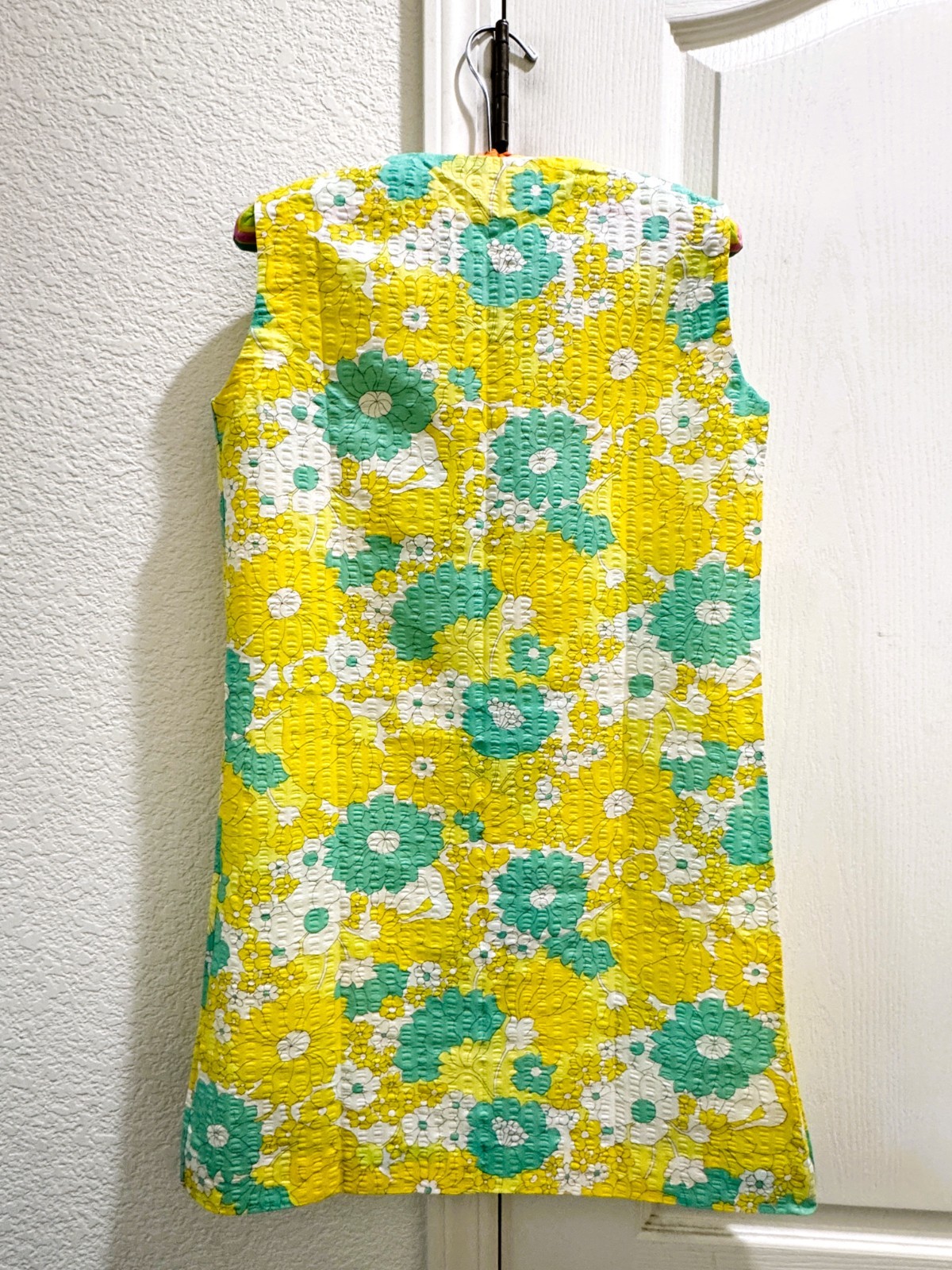 Vintage 1960s Yellow and Blue Floral Seersucker Mini Shift Dress Medium M