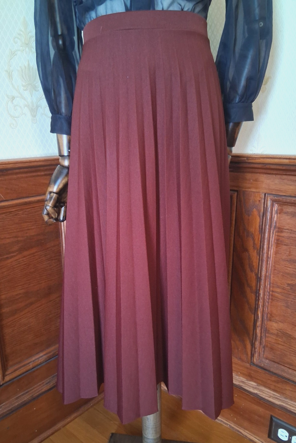Vintage 1960s/70s Ivy Stevens Maroon Accordion Pleat Preppy Dark Academia Skirt