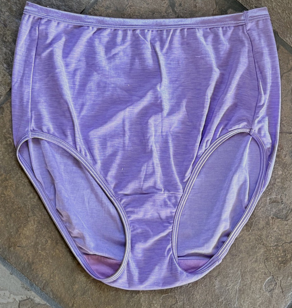 Vanity Fair BODY Large LILAC Silky Smooth Illumination Full Brief Panties #13109