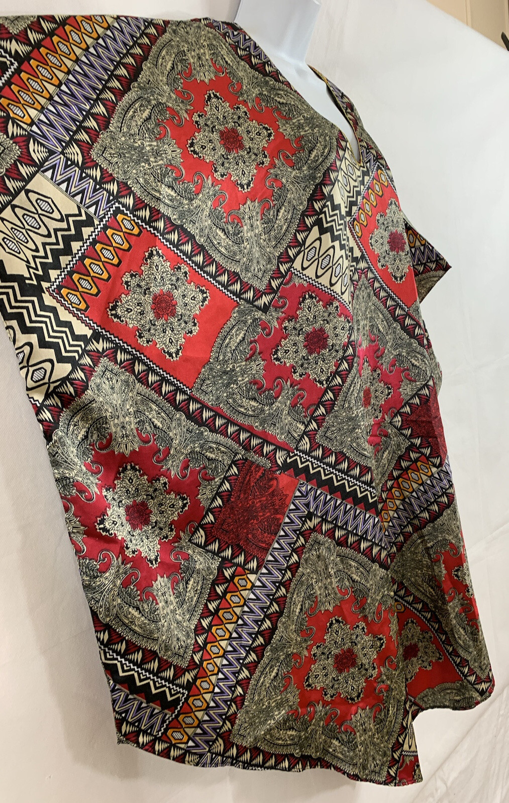 Ashro Free Size Paisley Graphics Caftan Shiney Multicolor Vneck Gold Accent Trim