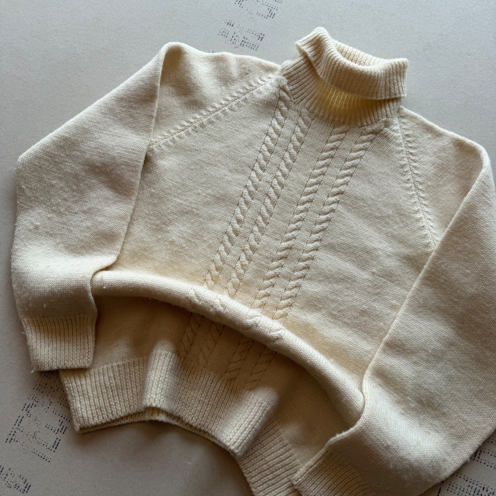 Vintage 80s Snowy Peak Cable Knit Turtleneck Sweater