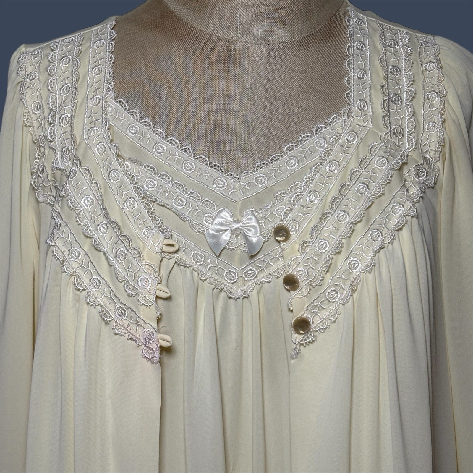 Vintage Shadowline Peignoir Set Nightgown Robe Yellow Lace Medium, Small *READ*