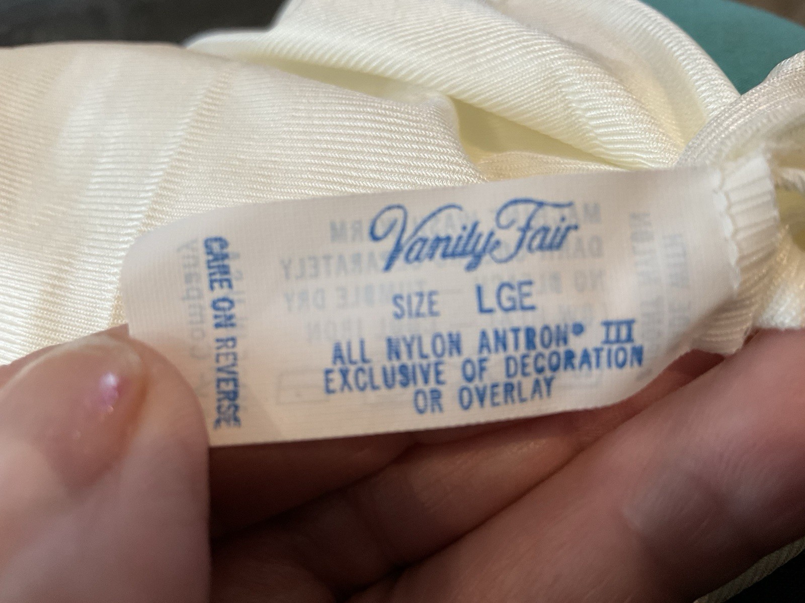 Vintage Vanity Fair Ivory Nylon Nightgown Robe Size Large USA