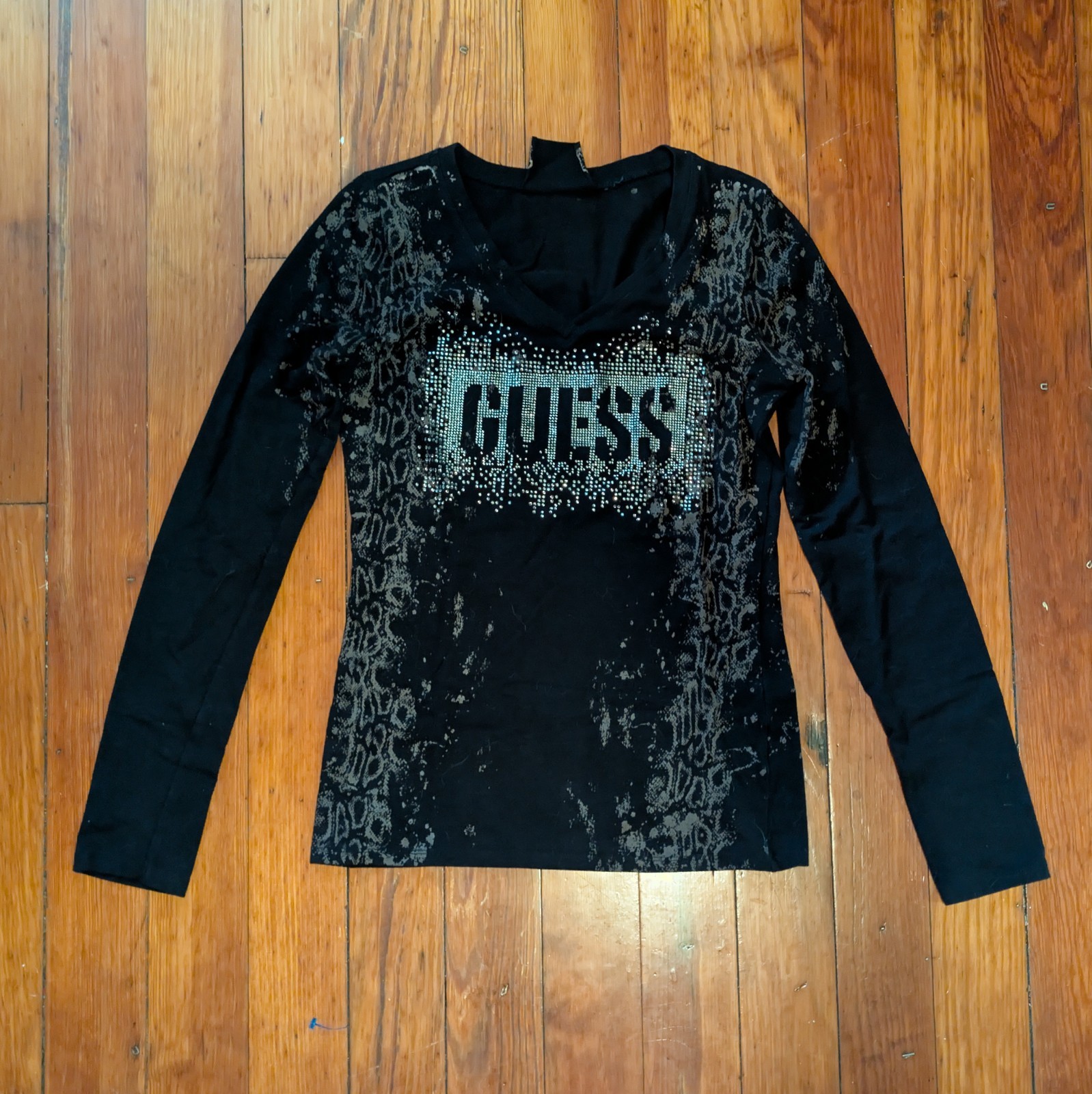 90s-y2k GUESS black rhinestone logo long sleeve crewneck