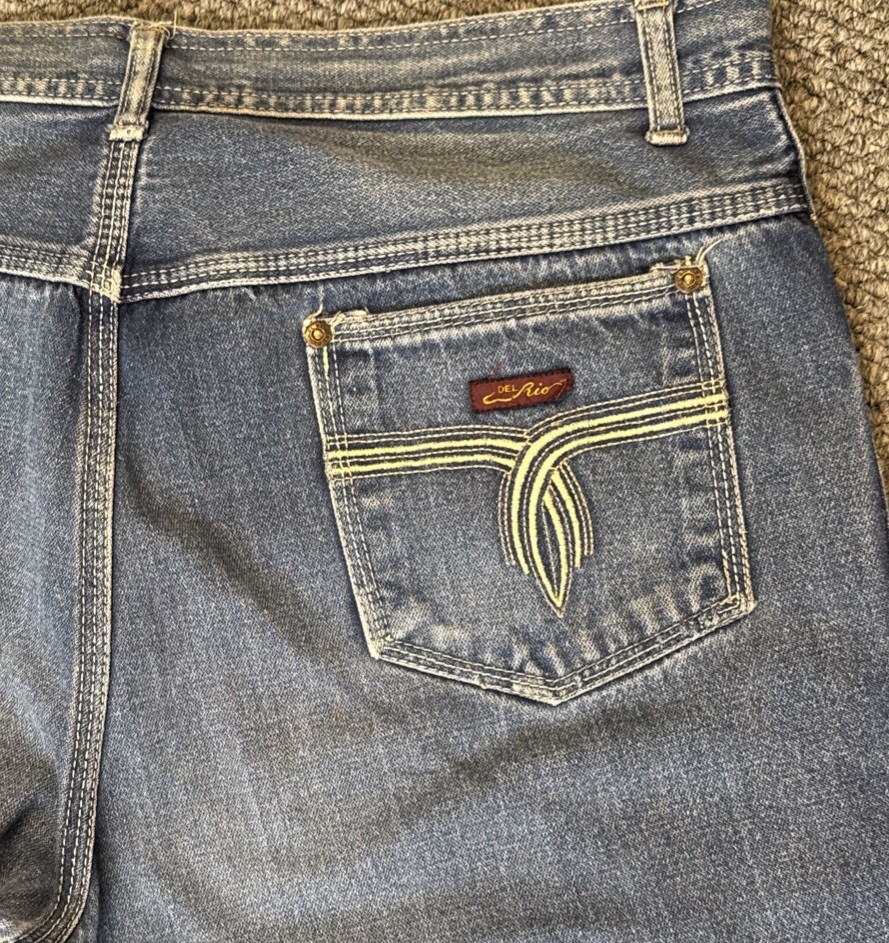 VTG Del Rio Jeans Women’s 34×34 Denim Embroidered Back Pockets Western Rodeo