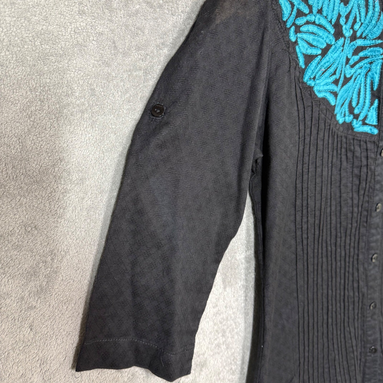 Vintage Casual Outfitters Southwestern Button Down Shirt XS Embroidered Pleated