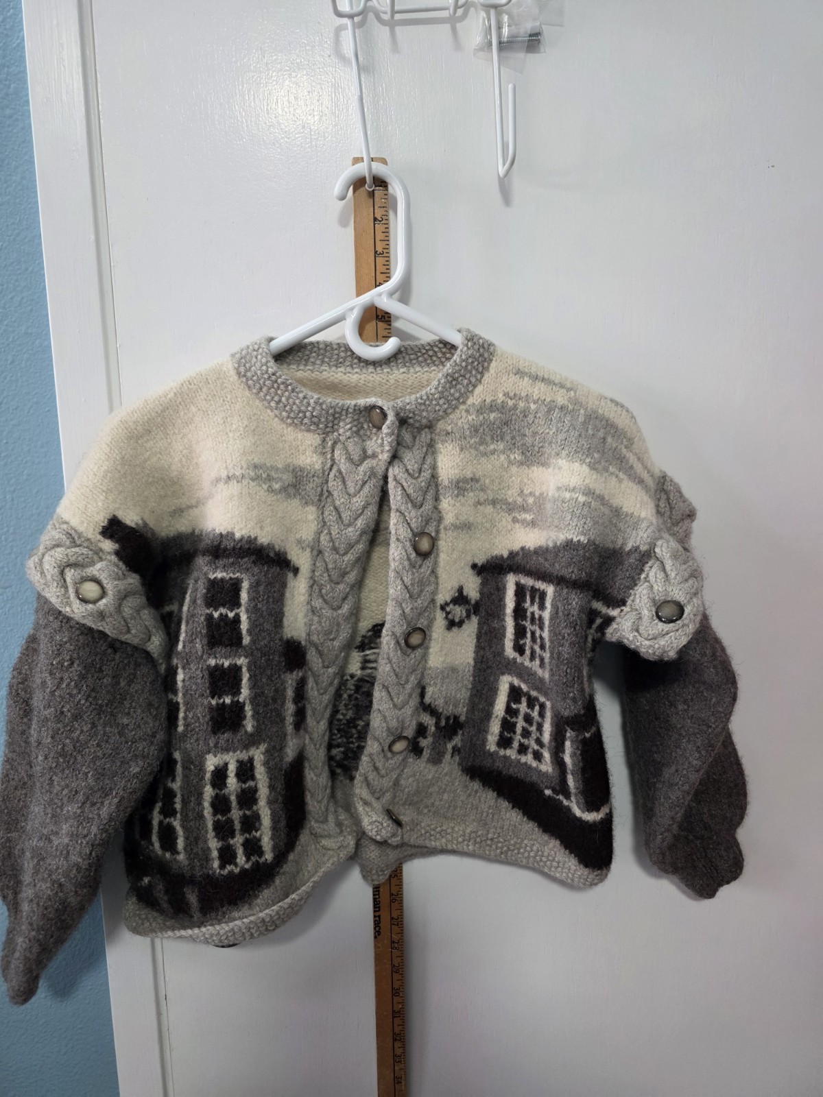 Iceland Vintage women’s Wool Sweater Small/medium