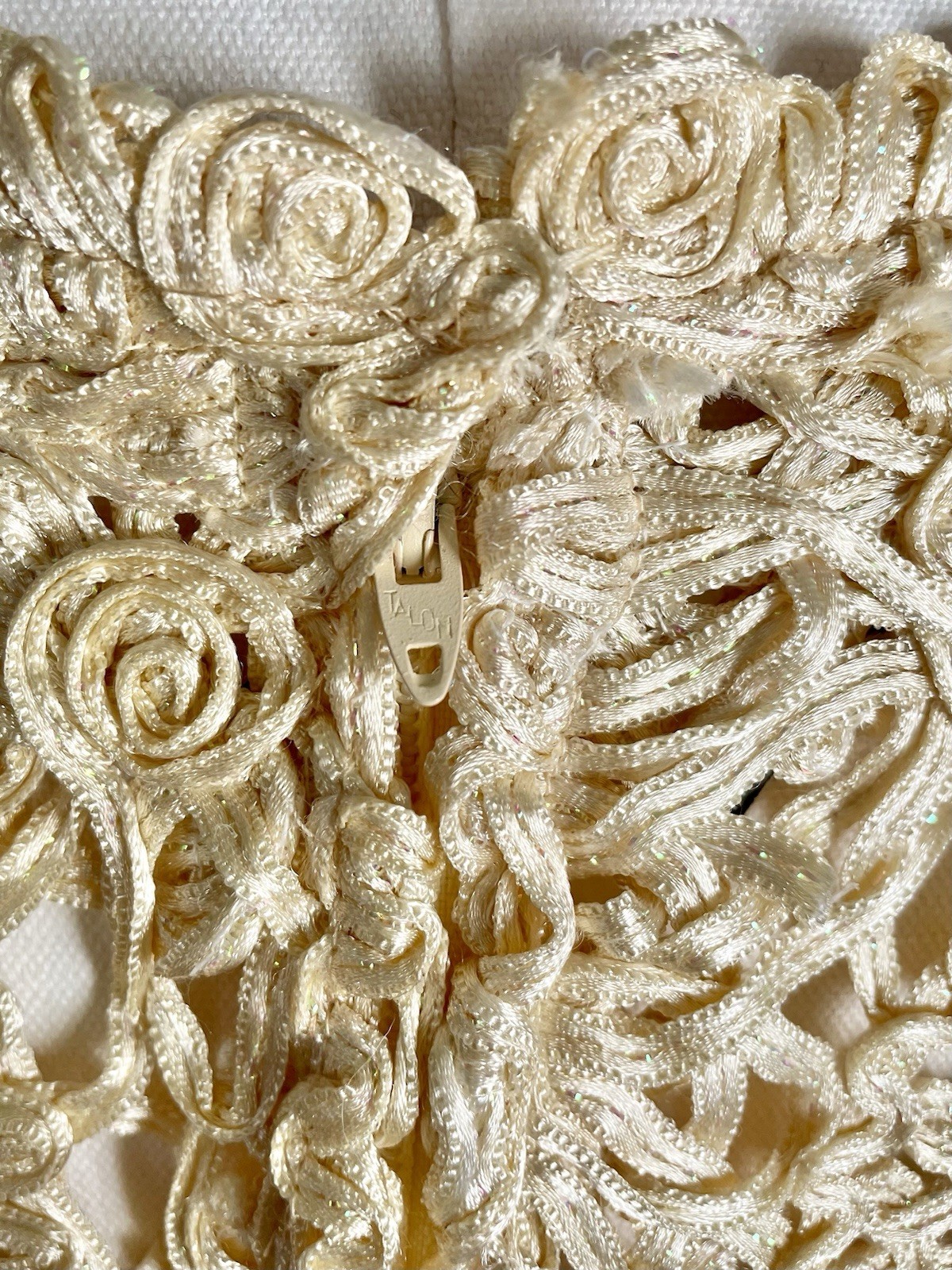 Vintage Boho ribbon crochet short sleeve shirt VTG 1950s Cream And Gold Metallic