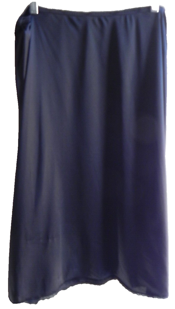unbranded Black 1/2 Slip Knee Length waist 13 1/2 in length 29in