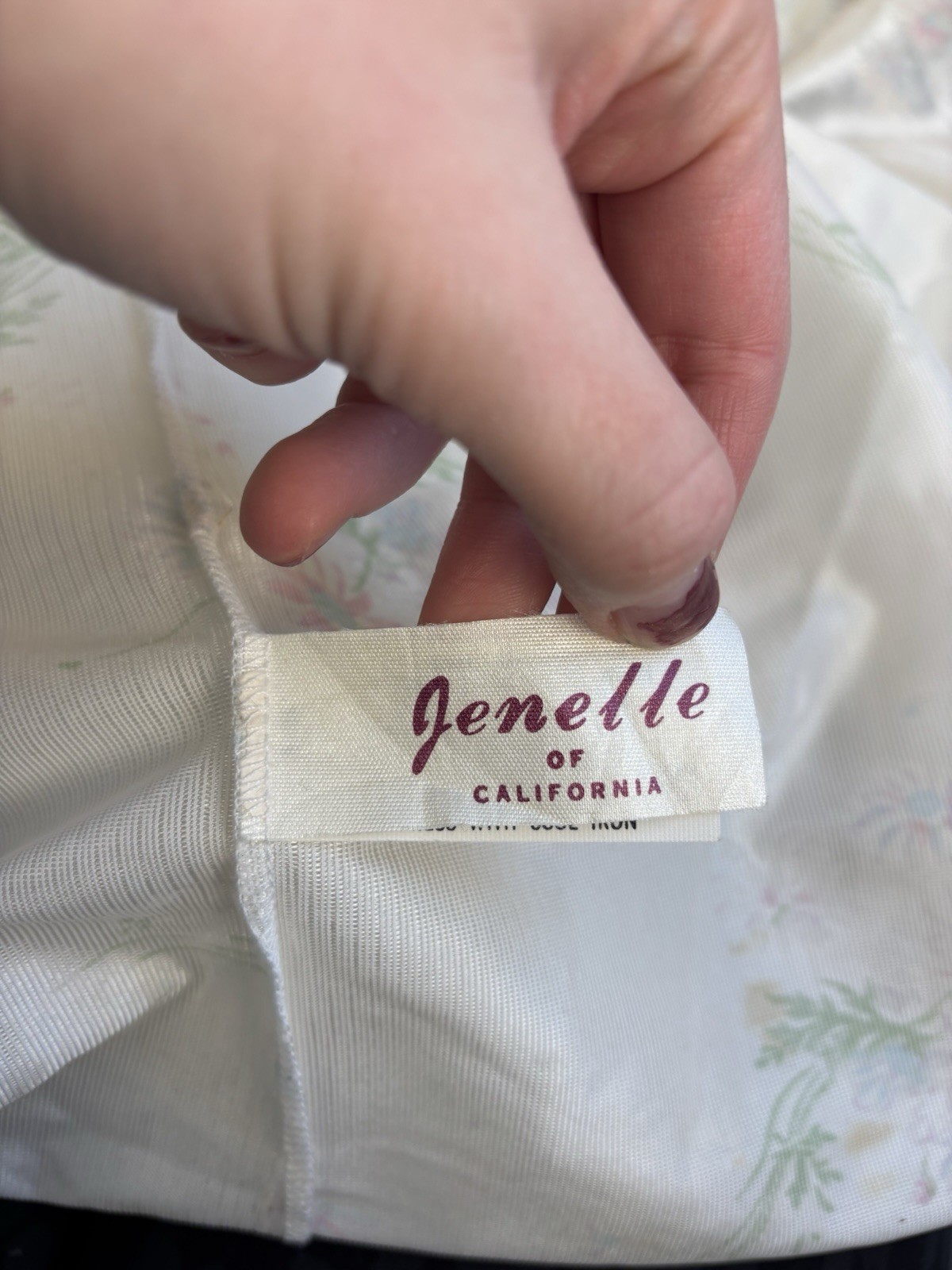 Jenelle Of California Robe Floral Satin One Size White Ivory