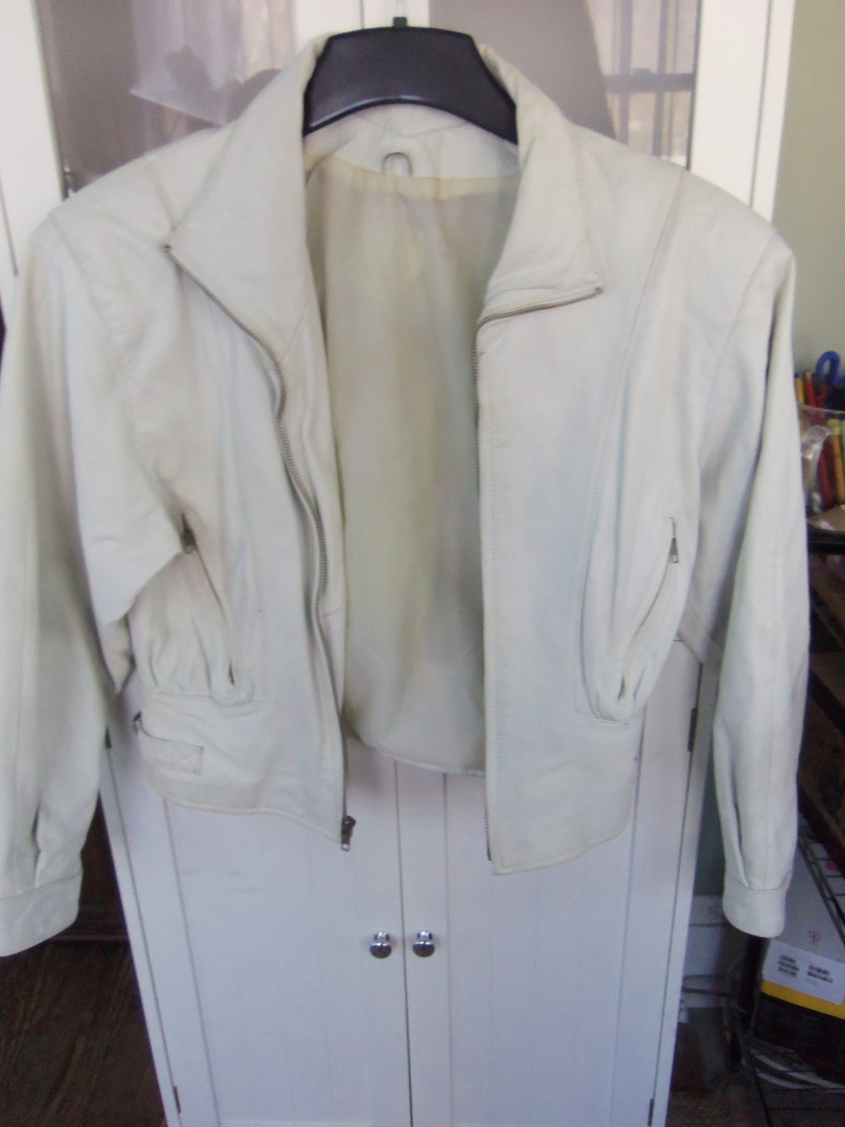 Cool 1970s White Leather Fitted Jacket – Rare Boutique Equestrian/Moto Hybrid