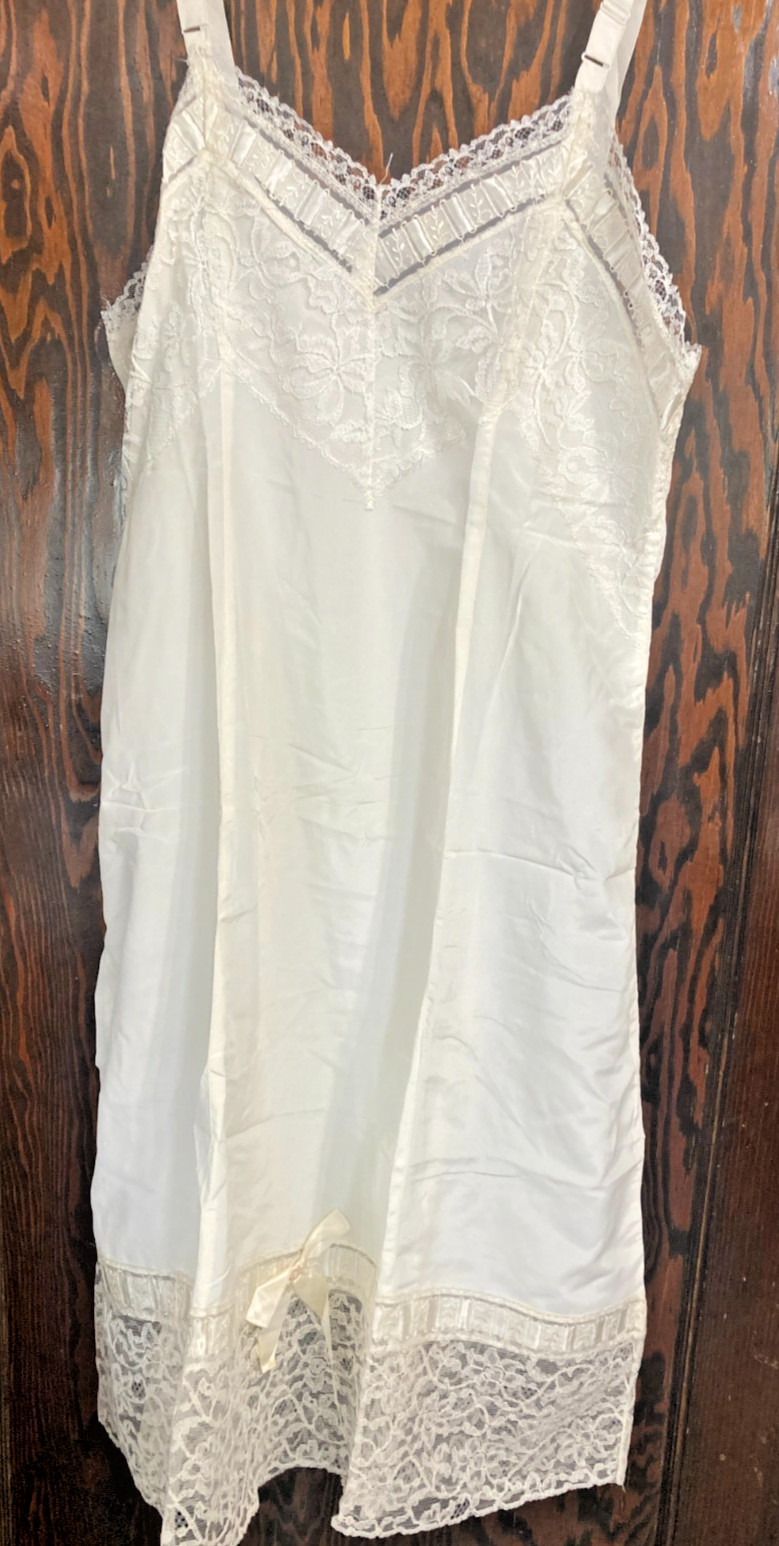 Vintage Loomcraft Full Slip Dress Women’s Sz 36 Ivory Lace Detail Adj Straps