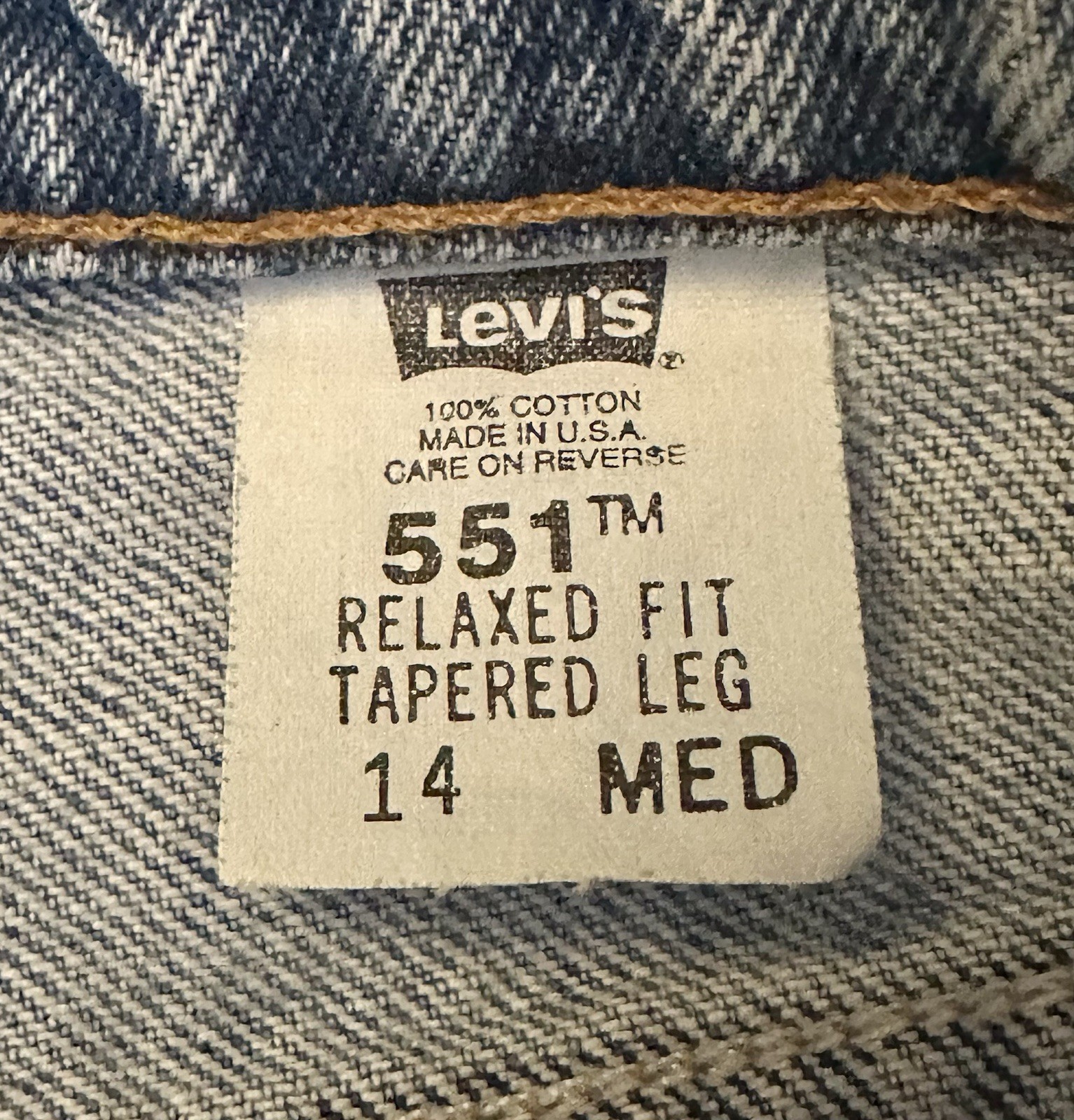 Vtg 90s Levi’s 551 Women’s Size 14 Med. Blue Relaxed Fit Tapered Denim Jeans USA