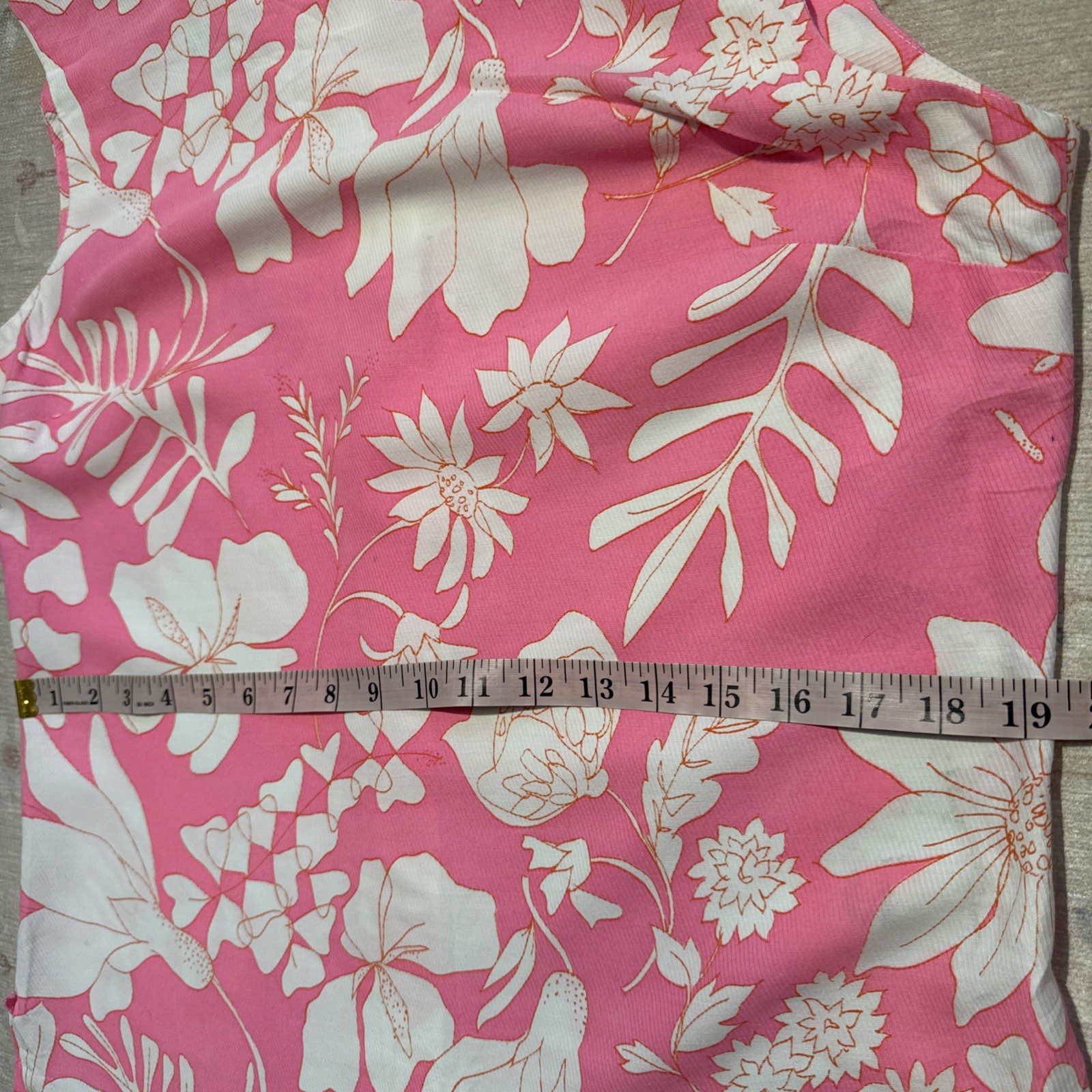 Vintage 1960’s Shell Tank Blouse Hawaiian Print Fabric Back Buttons Union Made M