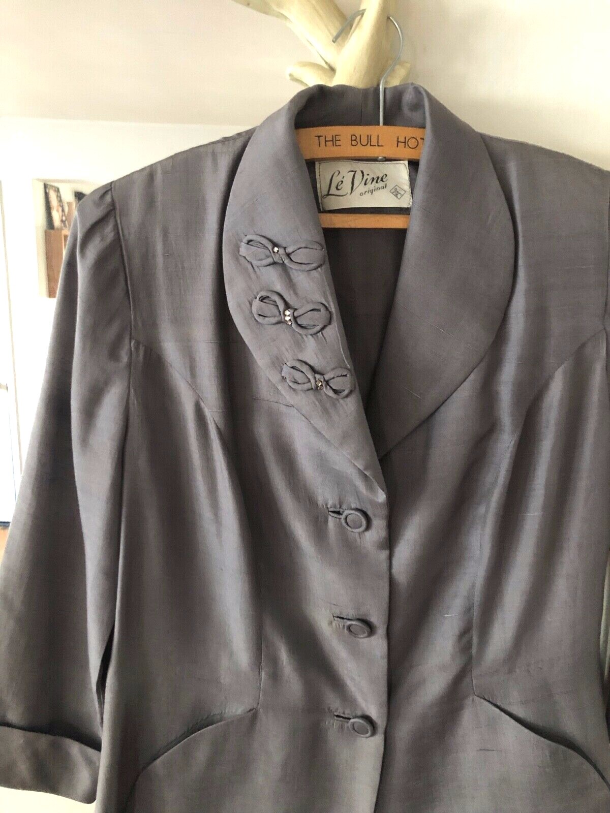 Vtg 40s LE VINE Silver RAW SILK Rhinestone BOW Cuff NIPPED WAIST JACKET Blazer M