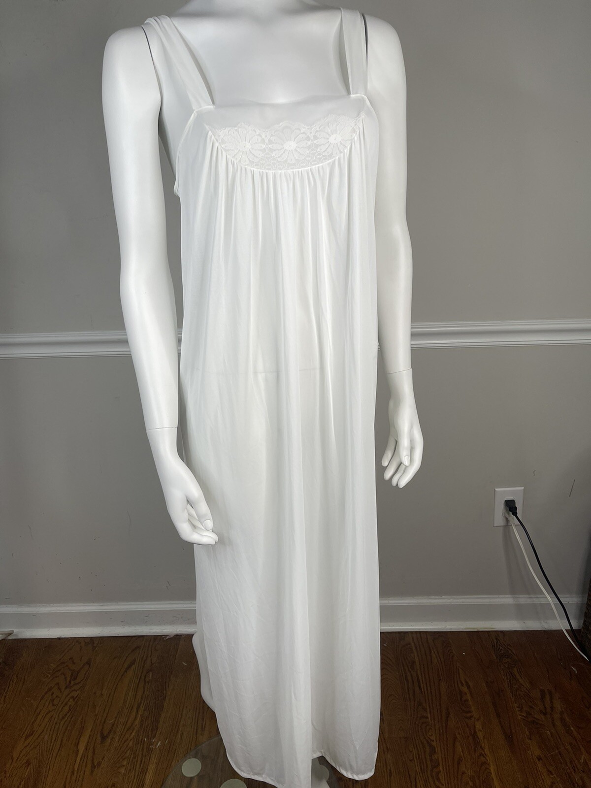 Vtg Womens Small Romantic white nylon nightgown sexy maxi dress Lace chiffon
