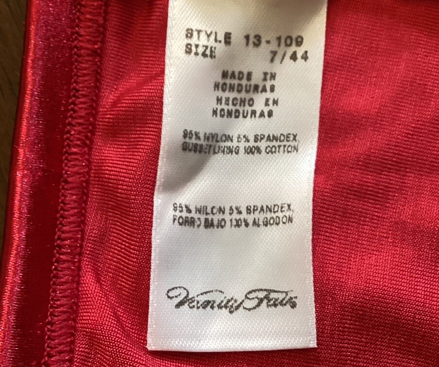 Vanity Fair 13-109 SZ 7 RED VINTAGE NYLON SPANDEX BRIEFS SECOND SKIN SHINY TRIM