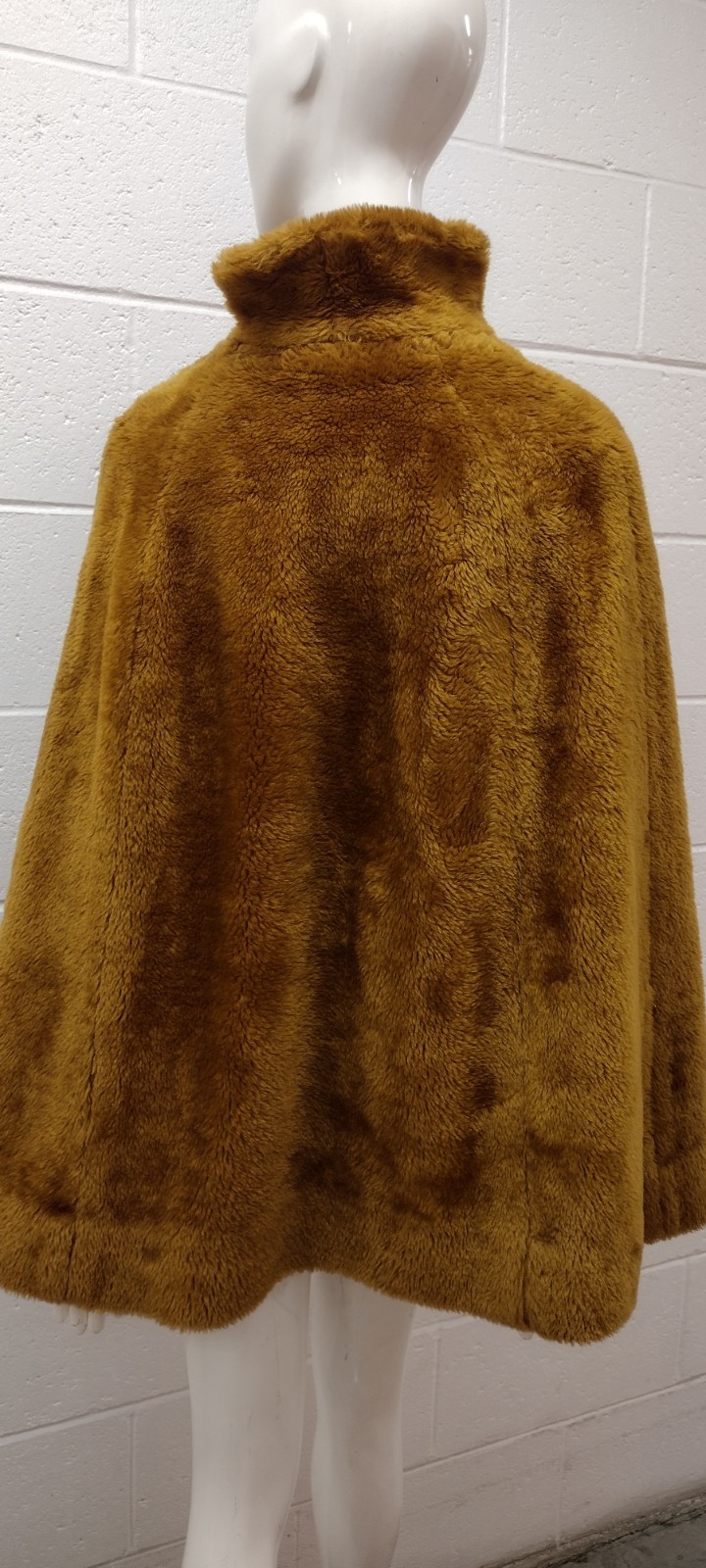 70s Faux Fur Cape Bohemian Look Mustard Bronze Color ASIAN FROG BUTTONS Size S