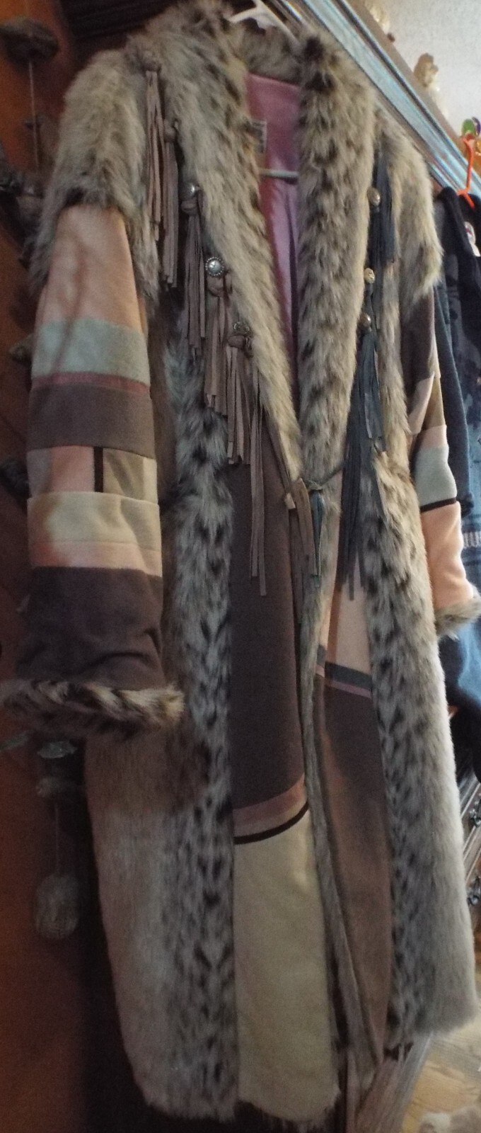 SANTA FE RE-CREATIONS – Vintage New Long Fur Fringe Western/Cowgirl Coat L/XL