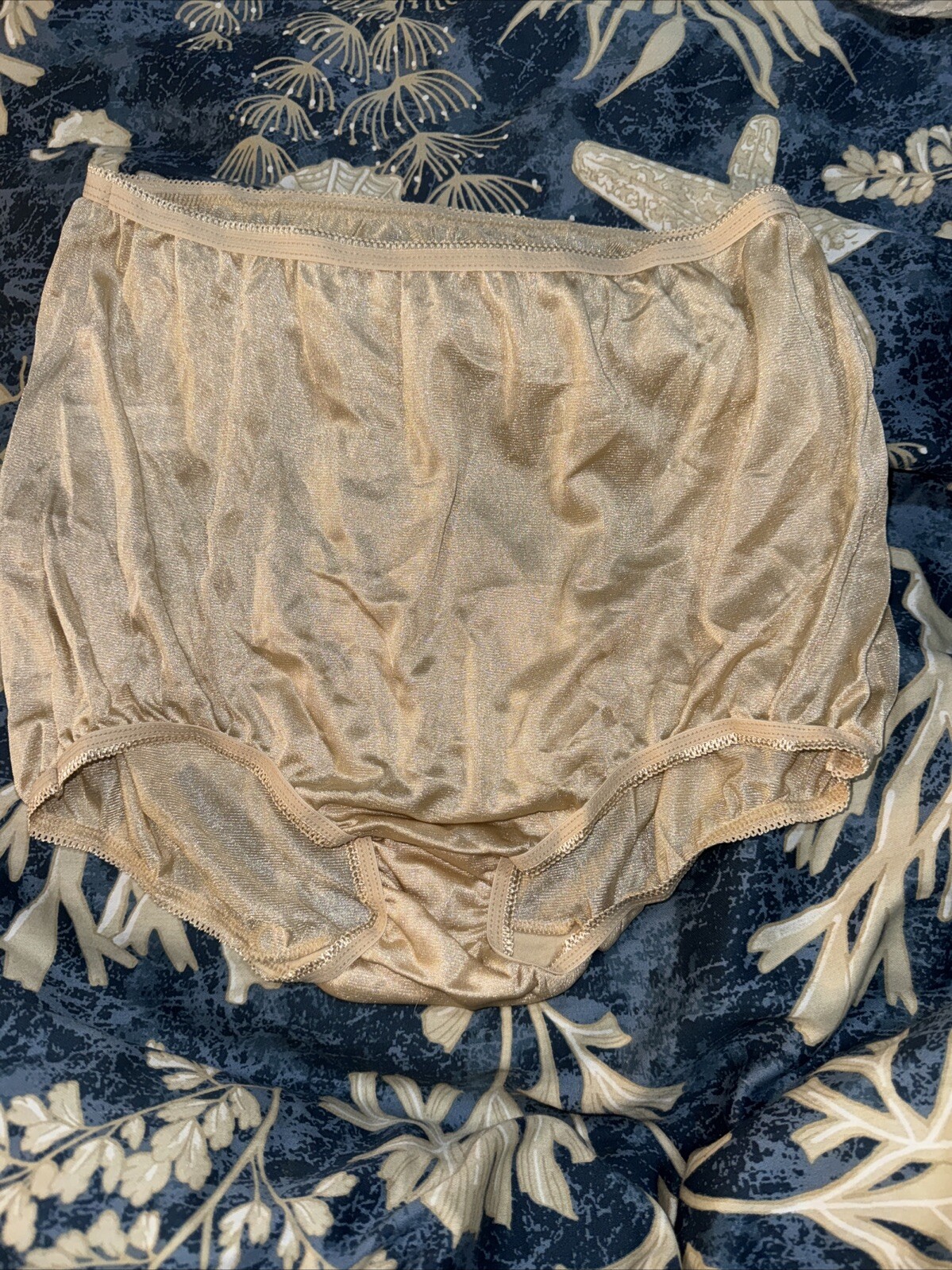 Vintage Underscore Satiny Nylon Panties Size 7 Granny Shimmery Ivory NWOT
