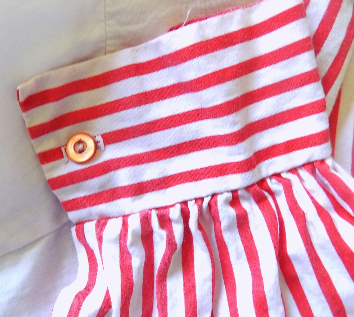 Vintage White Cotton Blouse Red Stripes Button Down B36 ***
