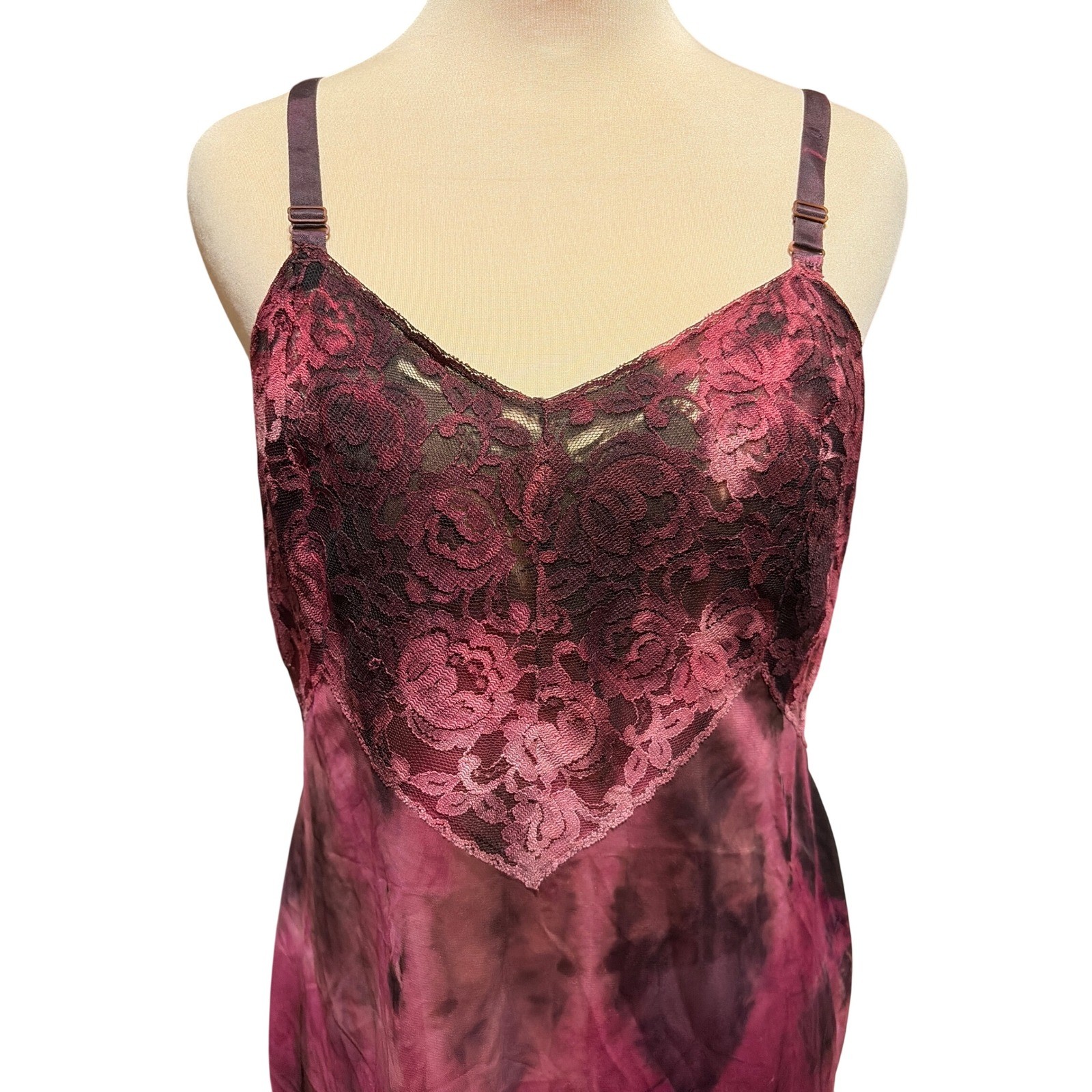 VTG Burgundy Lace S Slip Dark Romantic Goth Vampire Fairy Tie Dye Burgundy Y2K