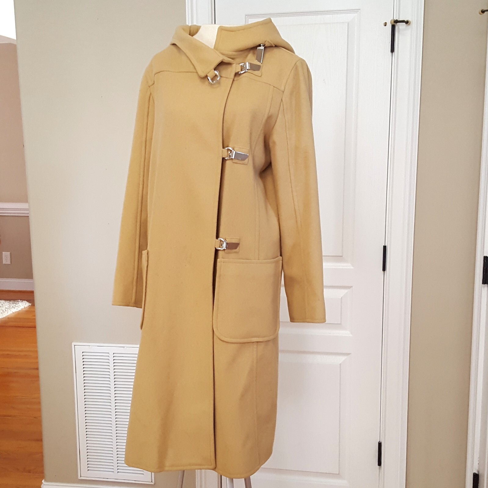Vintage Harve Benard Wool Tan Duffel Coat 1980s/90s Size 8 Hood/Silver Clasps!