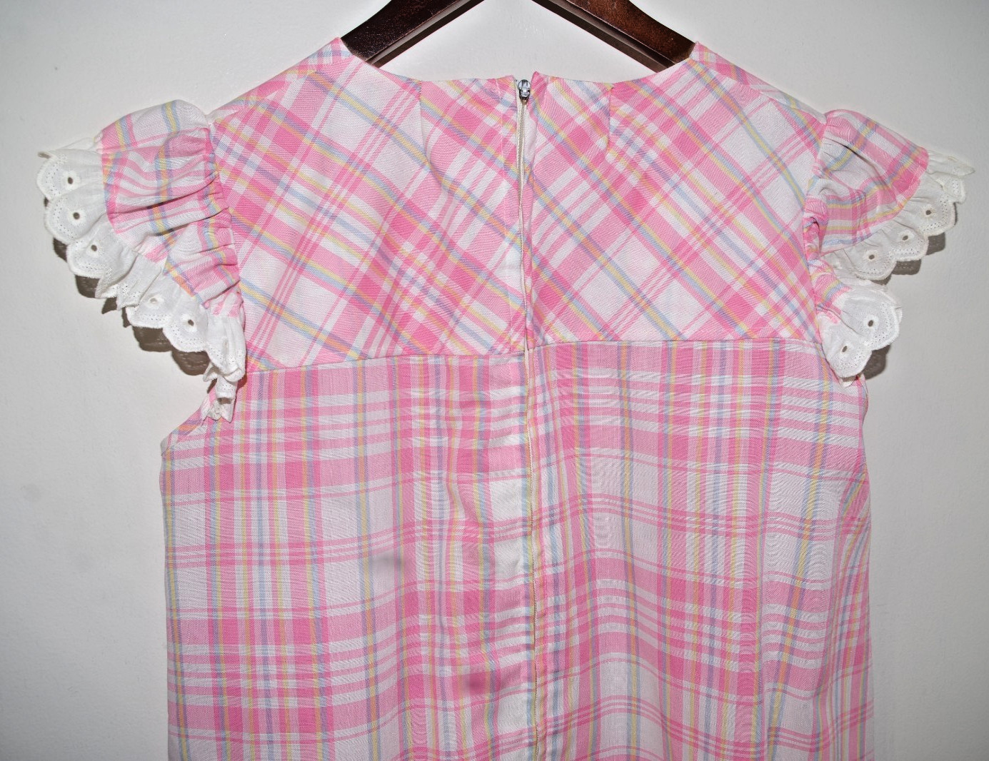R1 – vintage Smart Time House Dress 16 Pink Plaid & White Eyelet Cap Sleeve