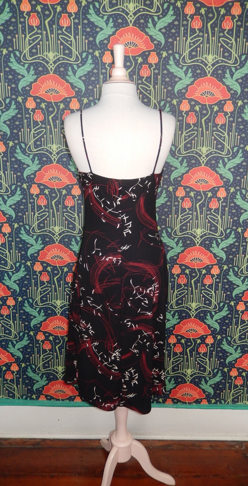 Vintage 90’s Y2K Red Black Cowl Neck SATC Japanese Print Slip Carrie Dress