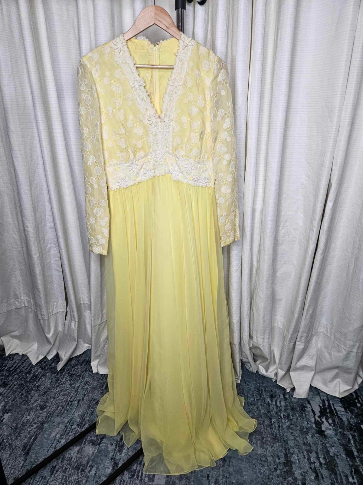1960’s Yellow and White Daisy Chiffon Prom / Brides Maid Dress