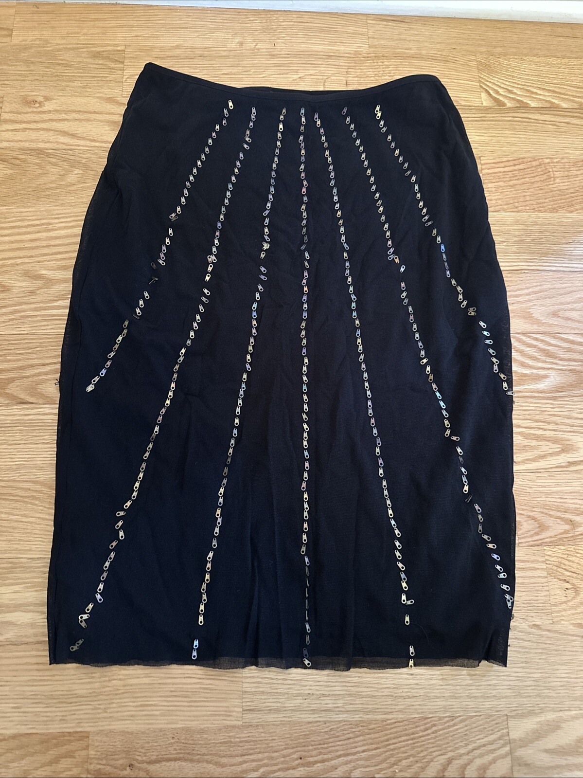 Vivienne Tam Women’s Skirt. Black With Pulls. Size 2. Gorgeous