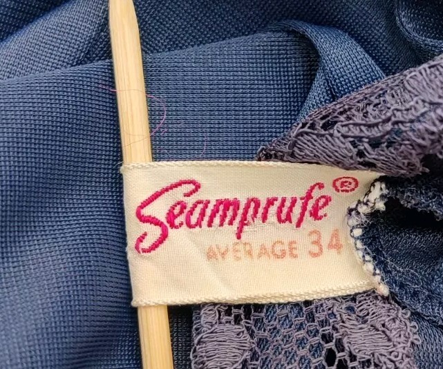 Vintage Women’s Seamprufe Navy Slip Sexy Navy Size 34 Peekaboo Lace Pin Up *Read