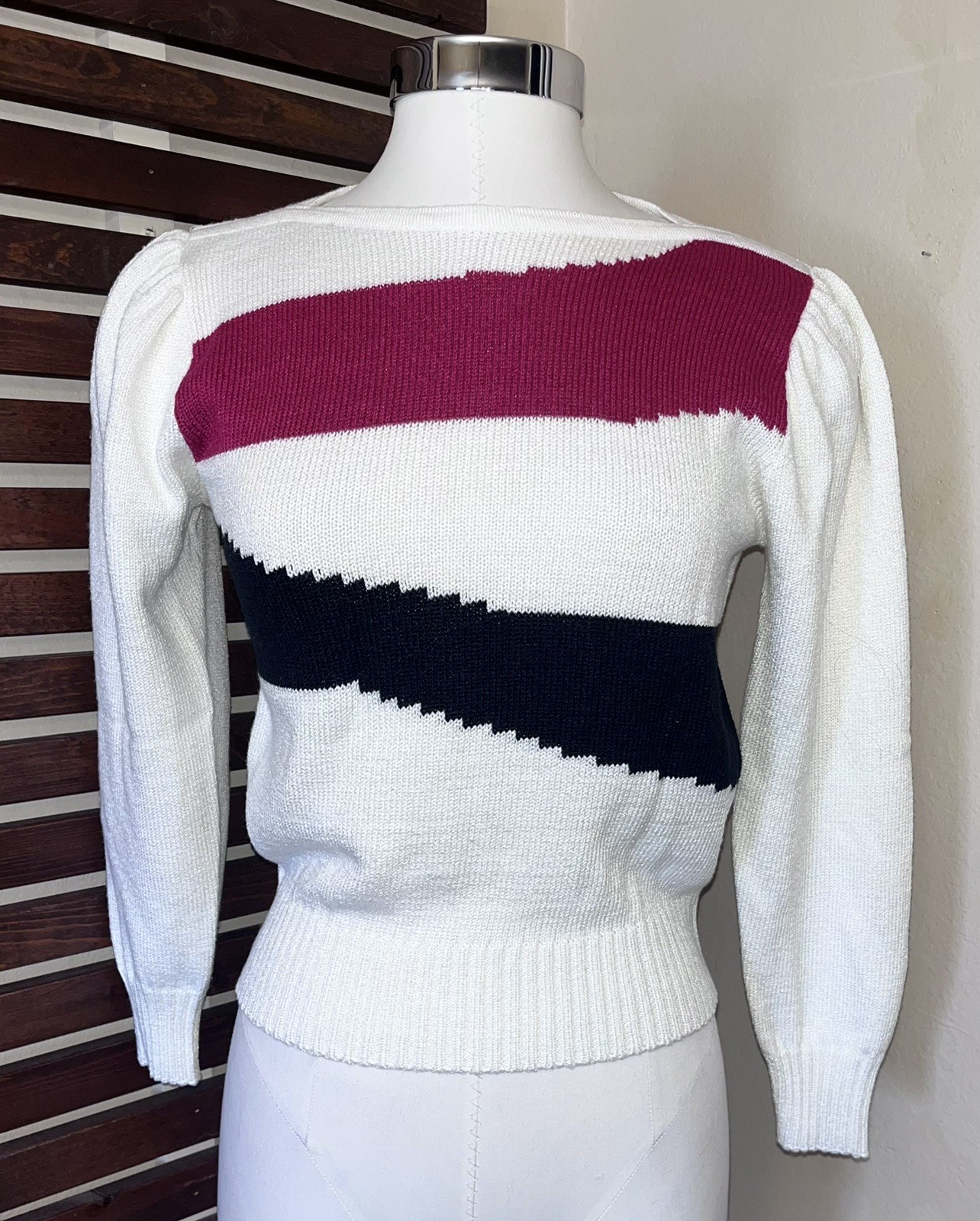 1970s 1980s 70s 80s Vintage Cream Fuchsia Pink & Black 3/4 Sleeve Sweater