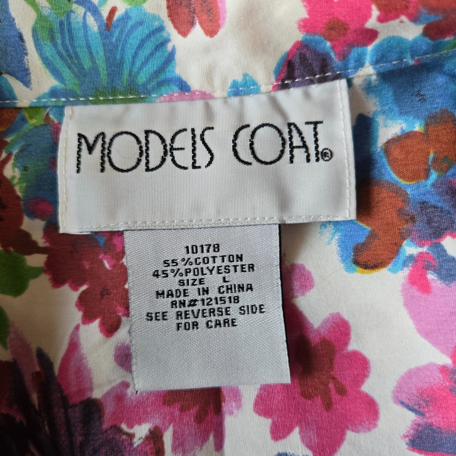 Models Coat VTG Housecoat Sz Large Floral Metal Snaps Pleated Shoulder Detail
