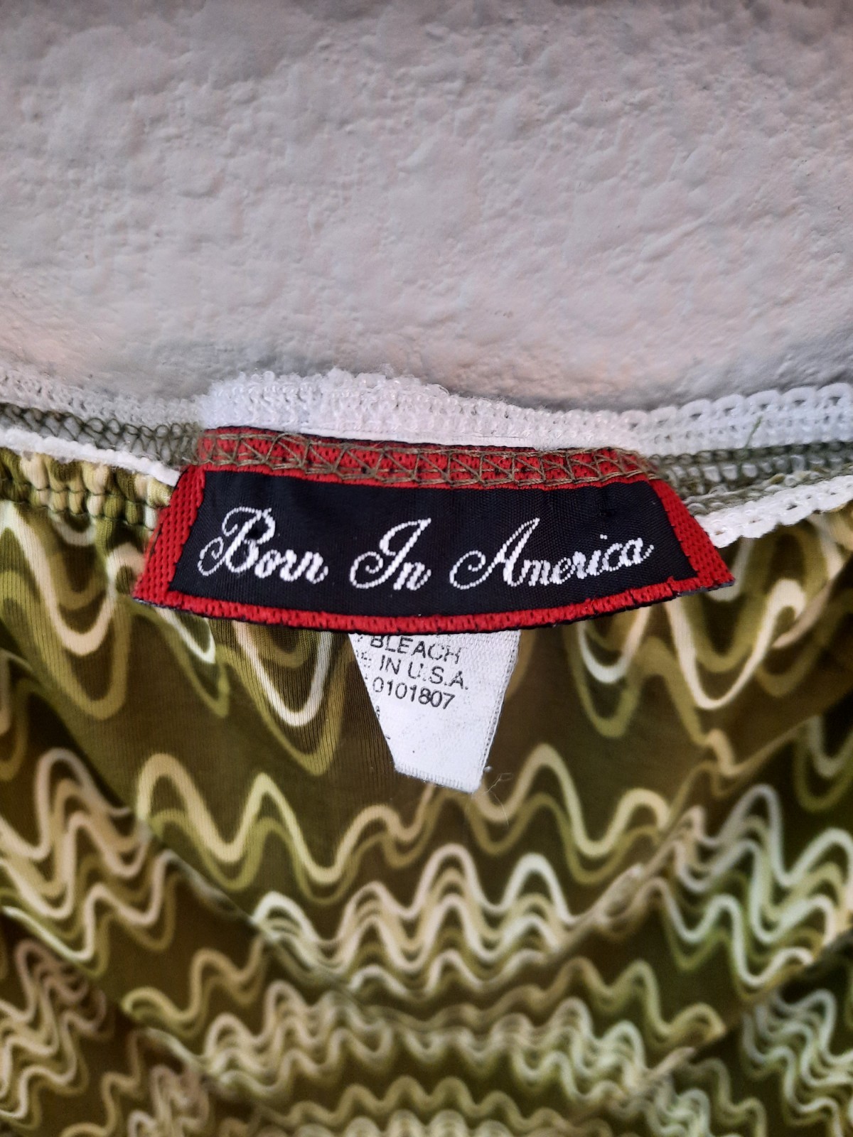 Vintage 90s Green & White Wavy Squiggly Pattern Print Mini Skirt