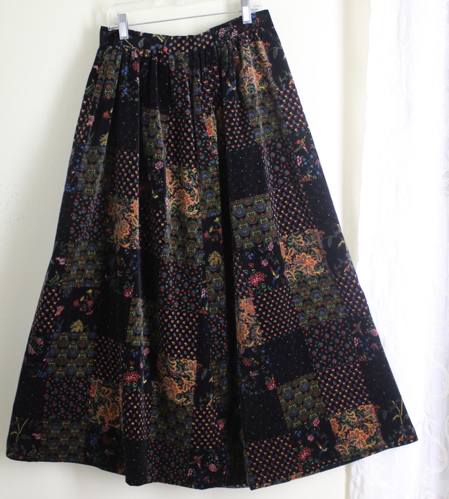 Estate Vintage Hand-Made Velvet Patchwork 28″ Waist M 8 10 Long Gypsy Skirt
